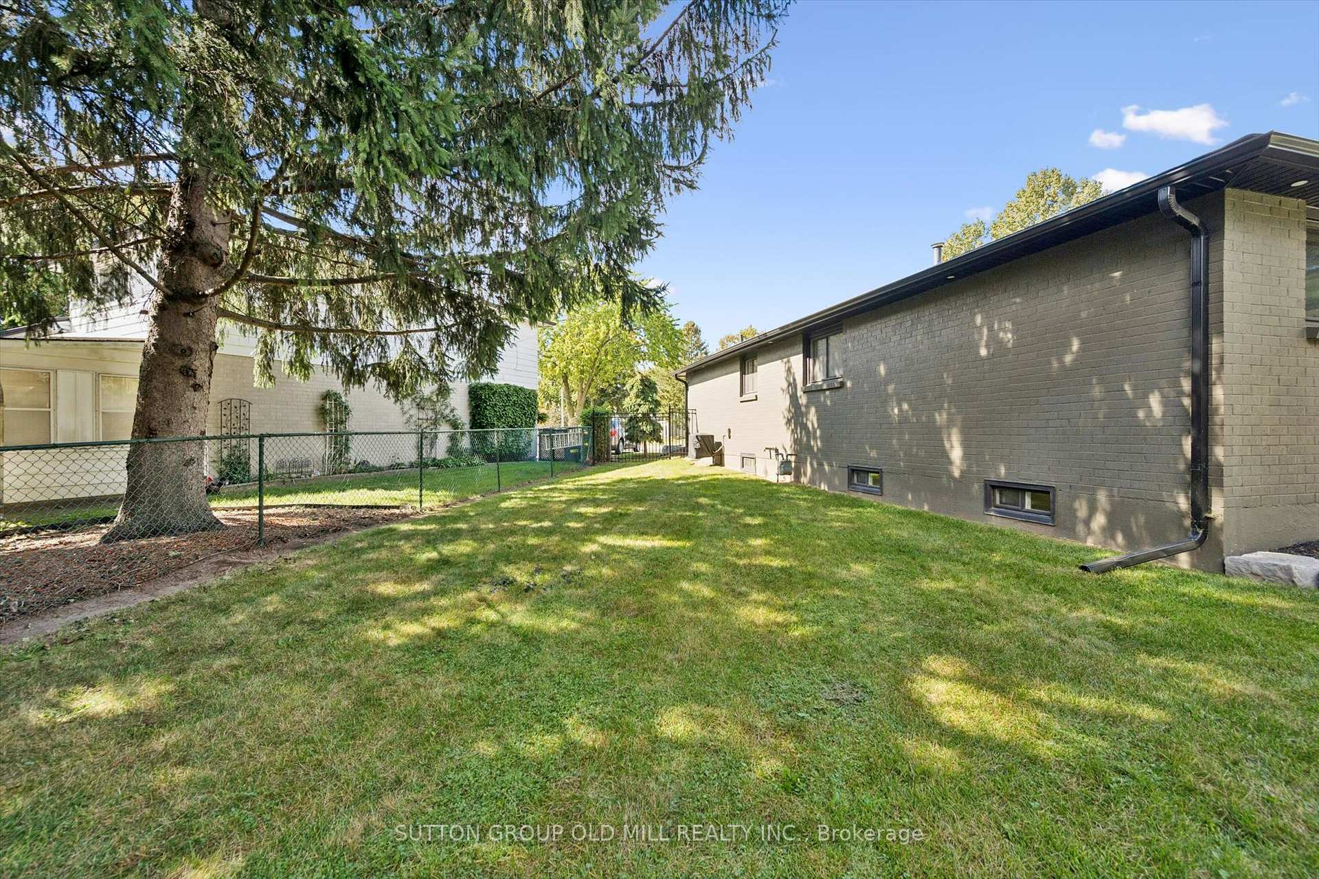 Photo 36 of 1233 Michael Crescent, Cambridge, Lang's Farm — HOMEH