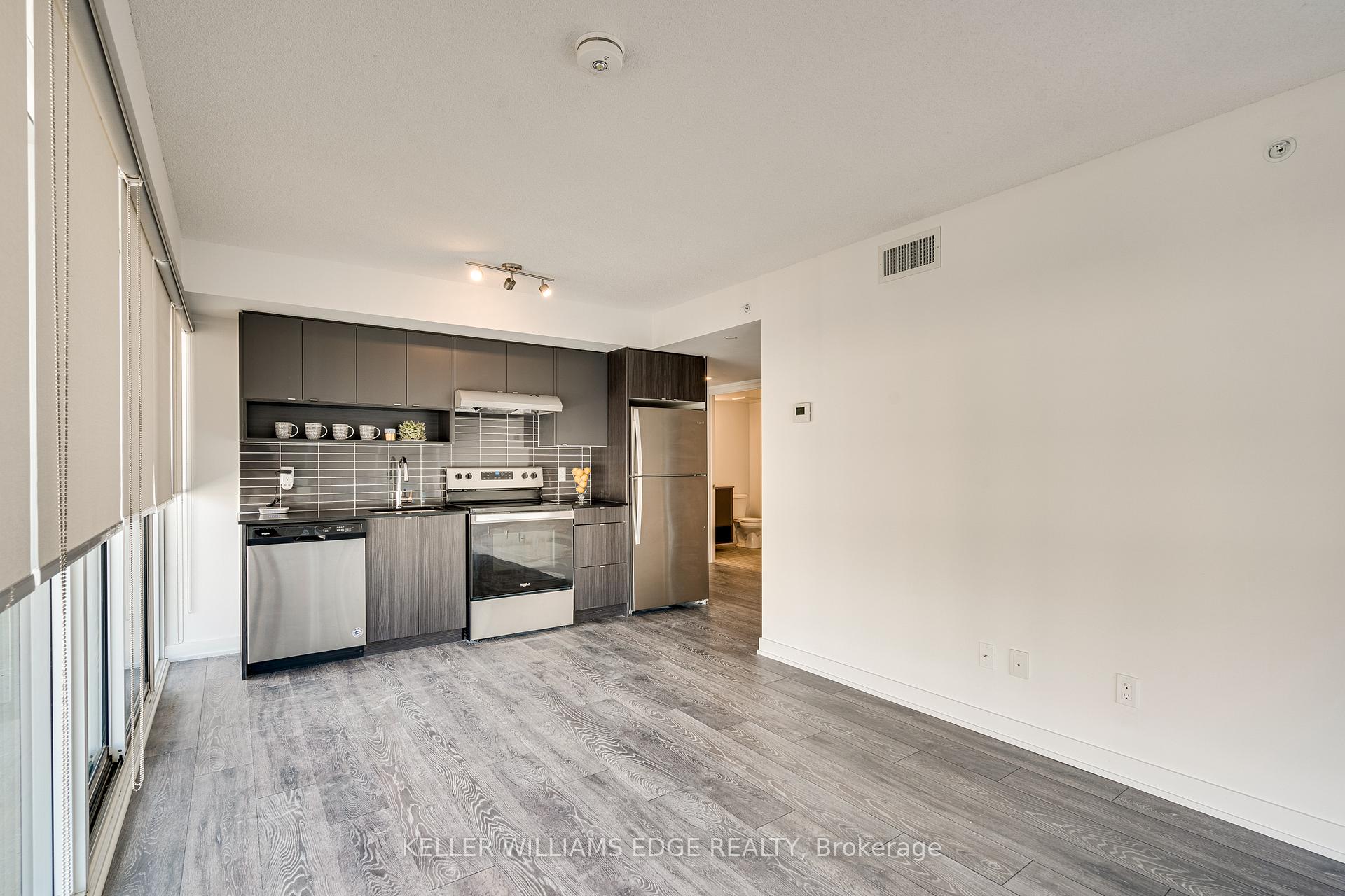 Photo 12 of Unit B323, 1119 Cooke Boulevard, Burlington, LaSalle — HOMEH