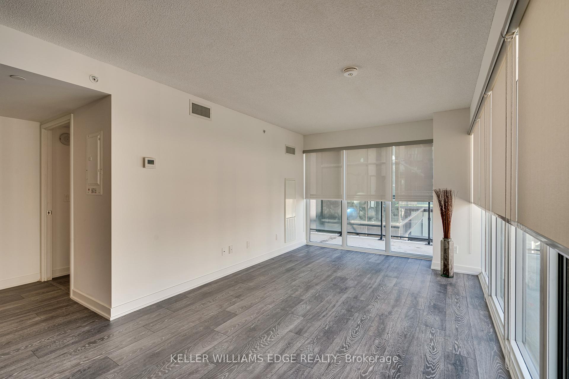 Photo 14 of Unit B323, 1119 Cooke Boulevard, Burlington, LaSalle — HOMEH