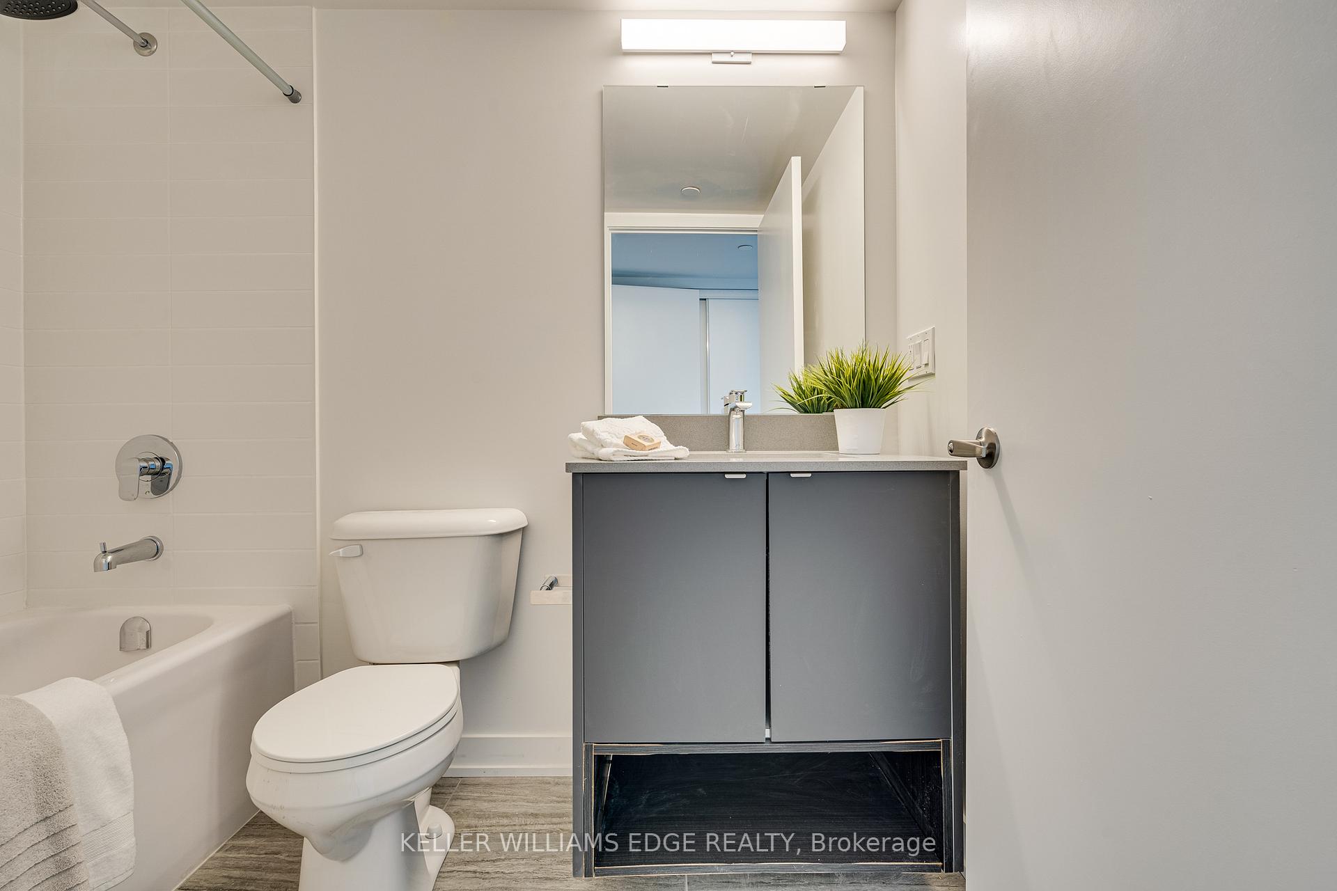 Photo 19 of Unit B323, 1119 Cooke Boulevard, Burlington, LaSalle — HOMEH