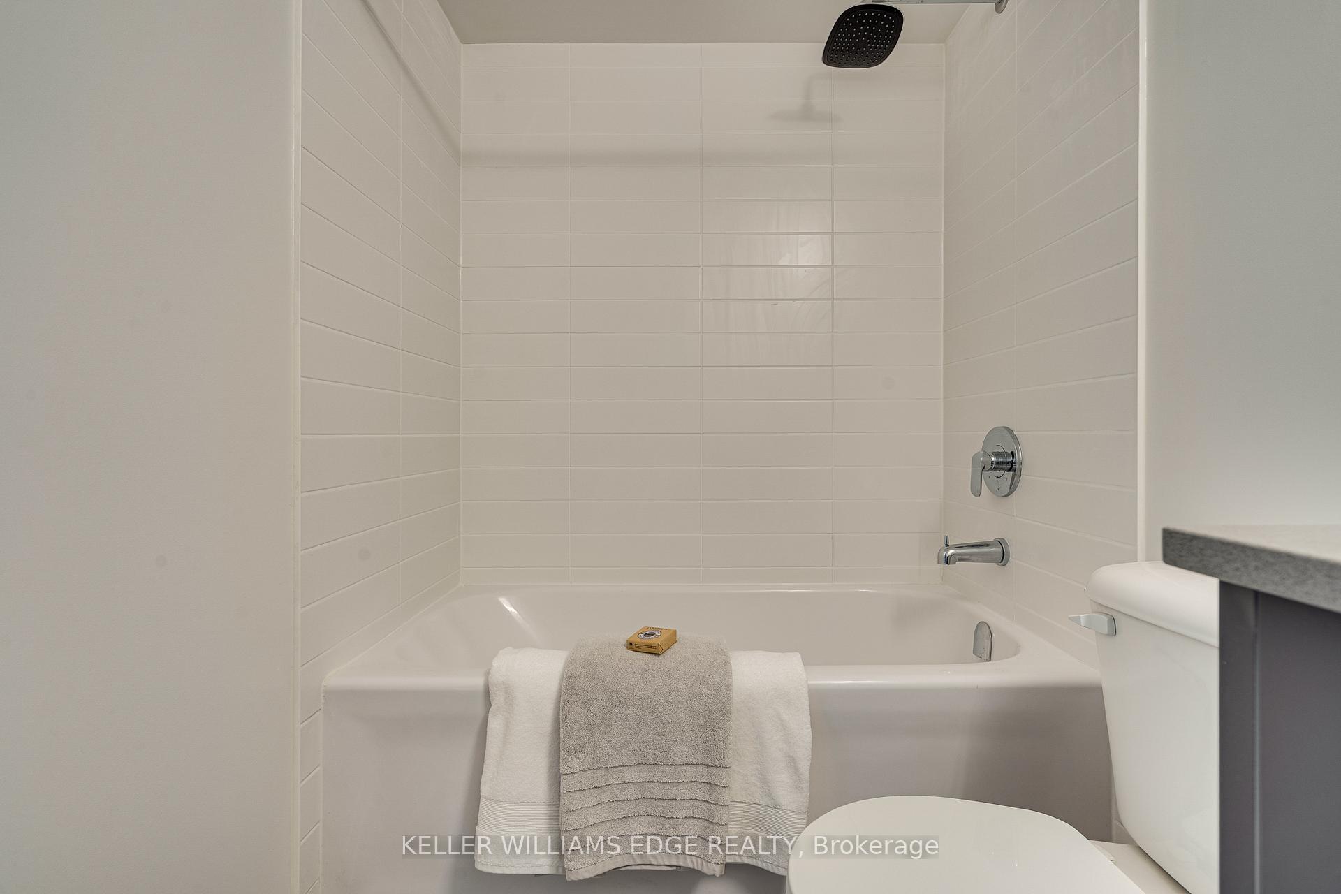 Photo 20 of Unit B323, 1119 Cooke Boulevard, Burlington, LaSalle — HOMEH