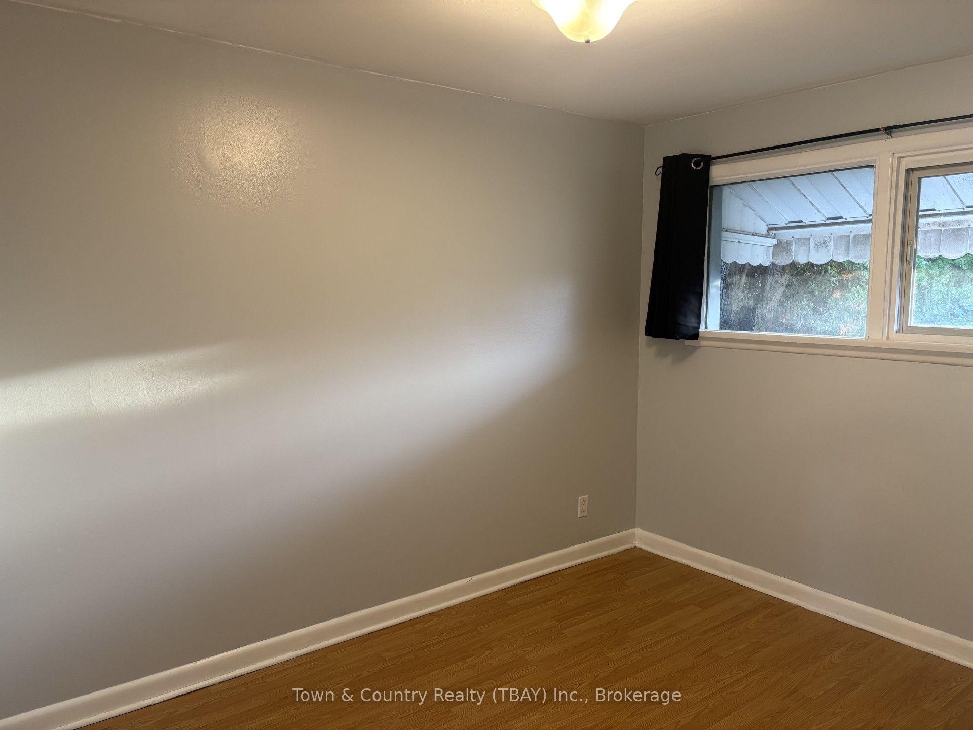 Photo 4 of 1113 Crawford Avenue, Thunder Bay, Westfort — HOMEH