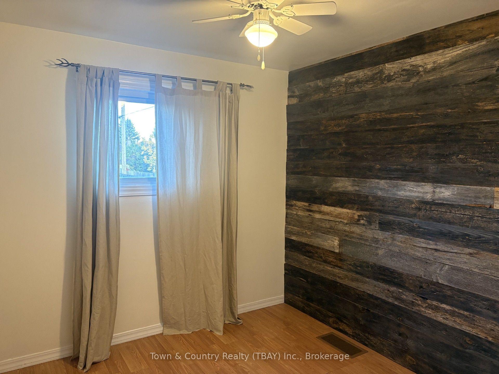 Photo 5 of 1113 Crawford Avenue, Thunder Bay, Westfort — HOMEH