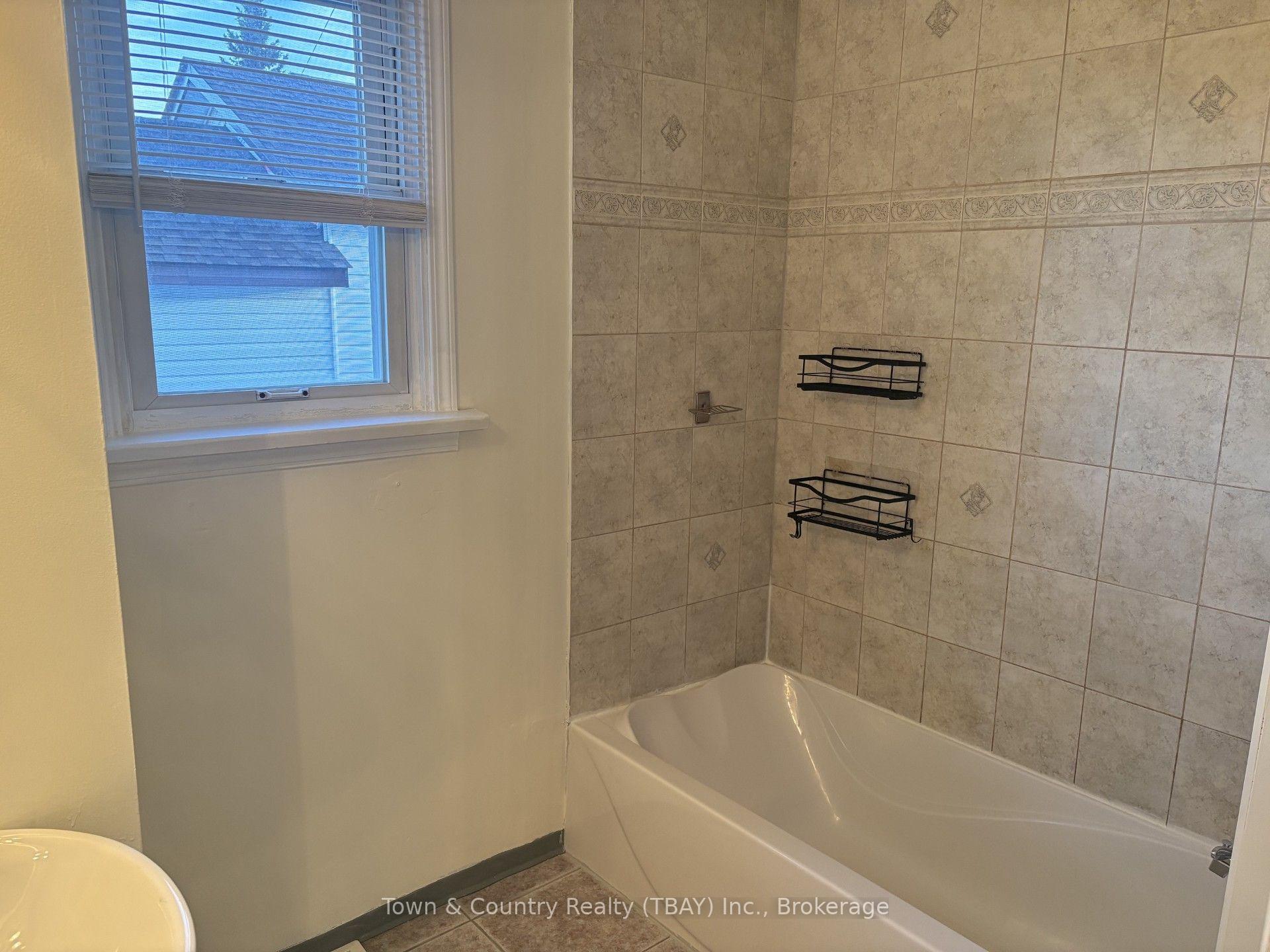 Photo 7 of 1113 Crawford Avenue, Thunder Bay, Westfort — HOMEH