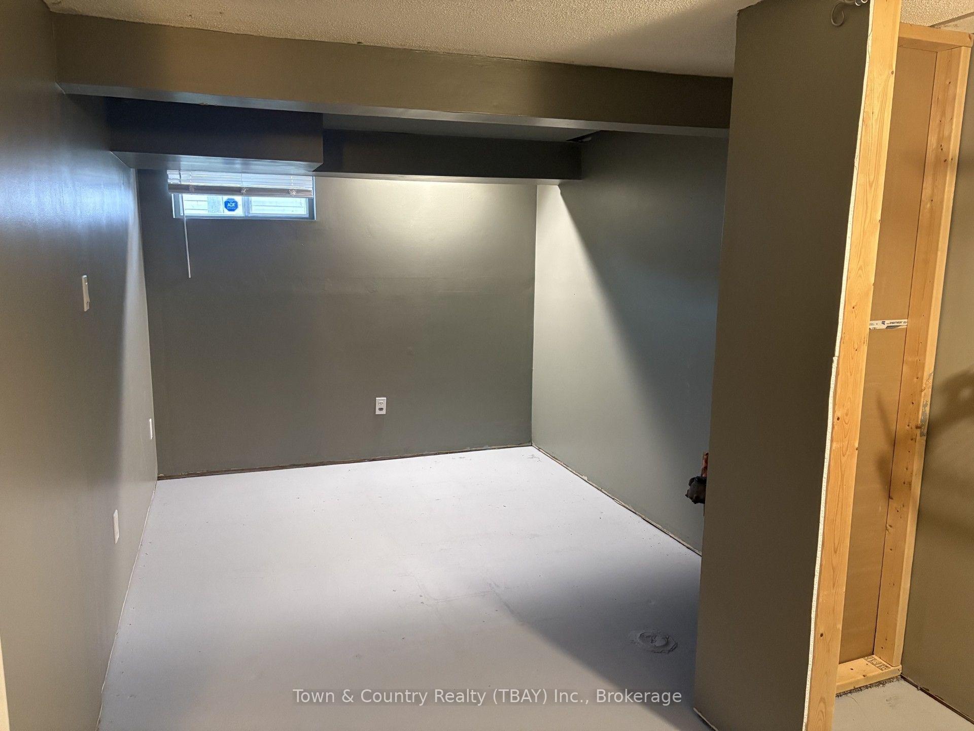 Photo 8 of 1113 Crawford Avenue, Thunder Bay, Westfort — HOMEH