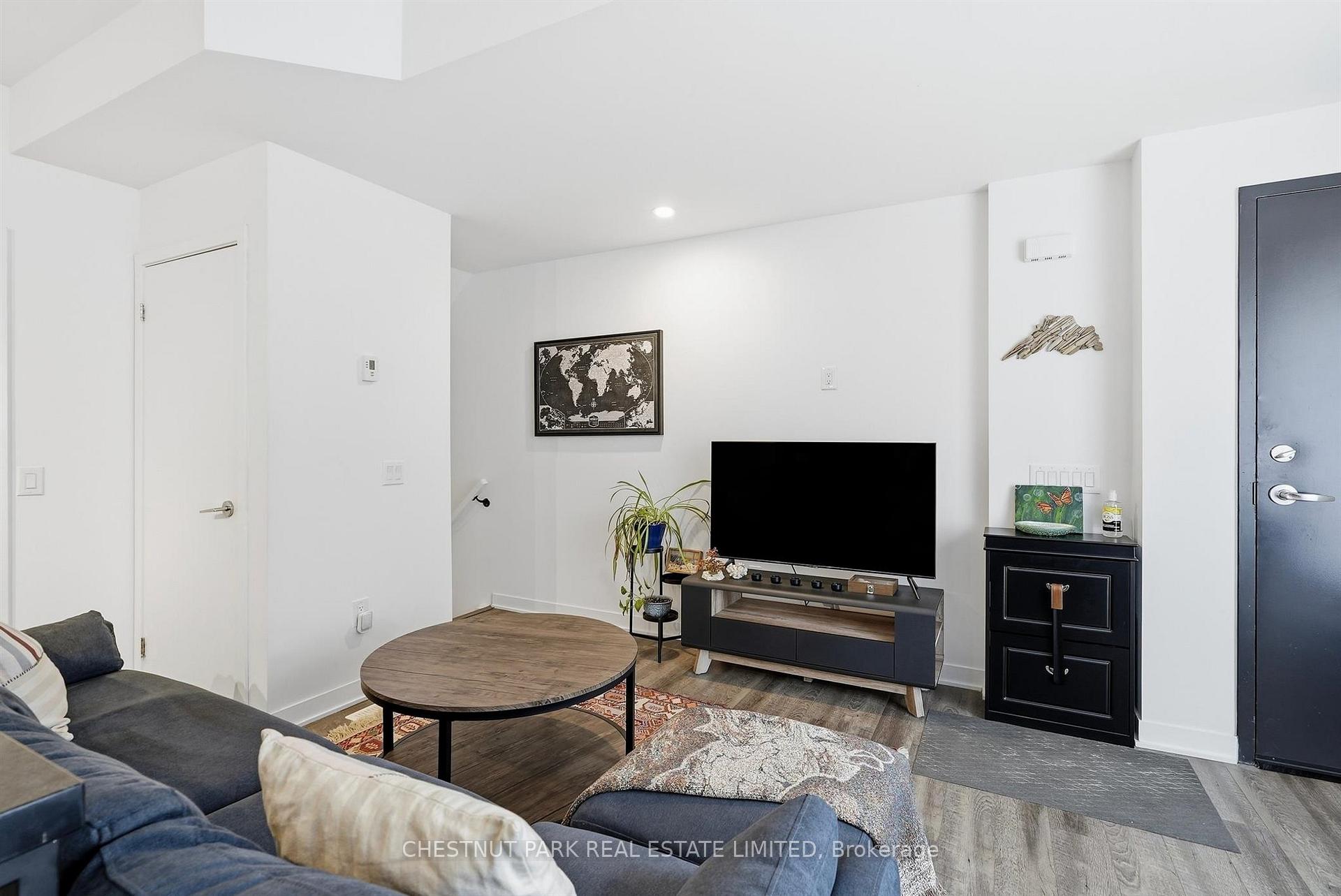 Photo 6 of Unit TH12, 20 Ed Clark Gardens, Toronto, Weston-Pellam Park — HOMEH
