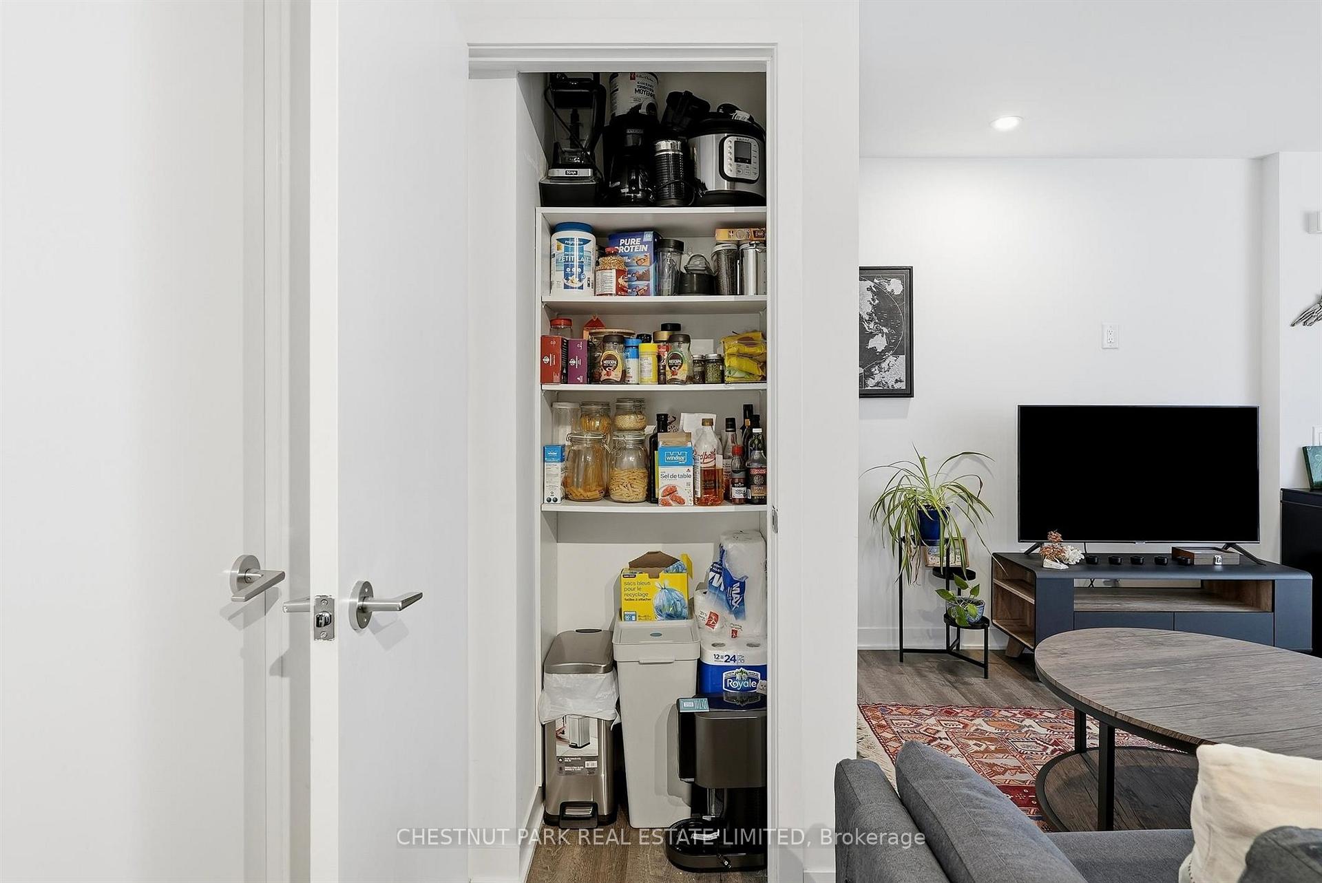 Photo 17 of Unit TH12, 20 Ed Clark Gardens, Toronto, Weston-Pellam Park — HOMEH