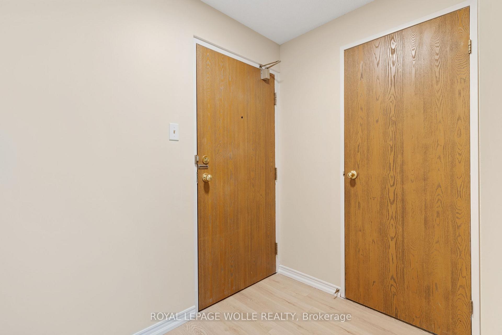 Photo 4 of Unit 308, 35 Green Valley Drive, Kitchener, Pioneer Park — HOMEH