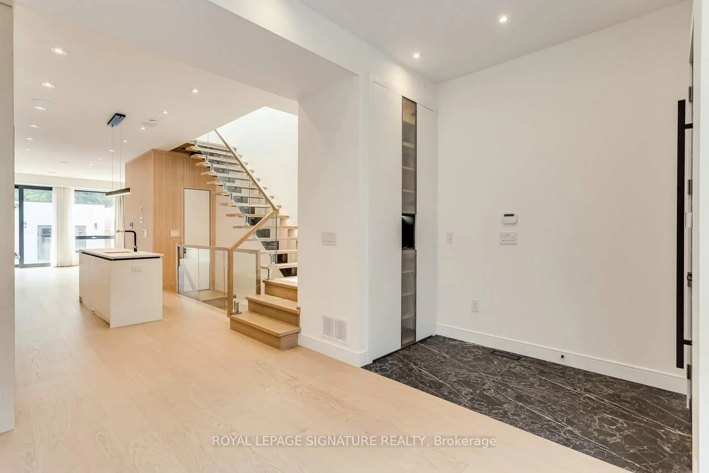 Photo 6 of 511 Woburn Avenue, Toronto, Bedford Park-Nortown — HOMEH