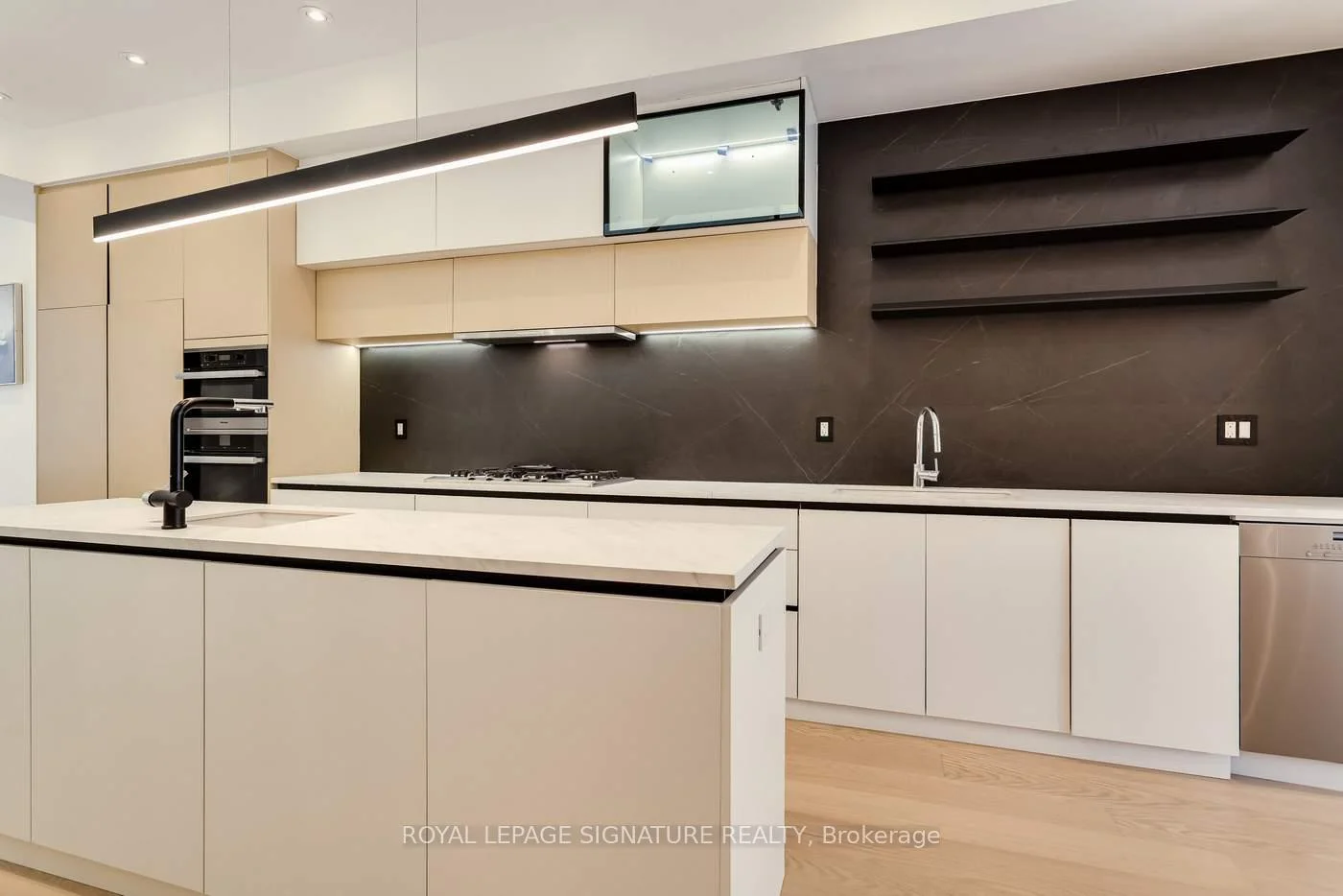 Photo 11 of 511 Woburn Avenue, Toronto, Bedford Park-Nortown — HOMEH