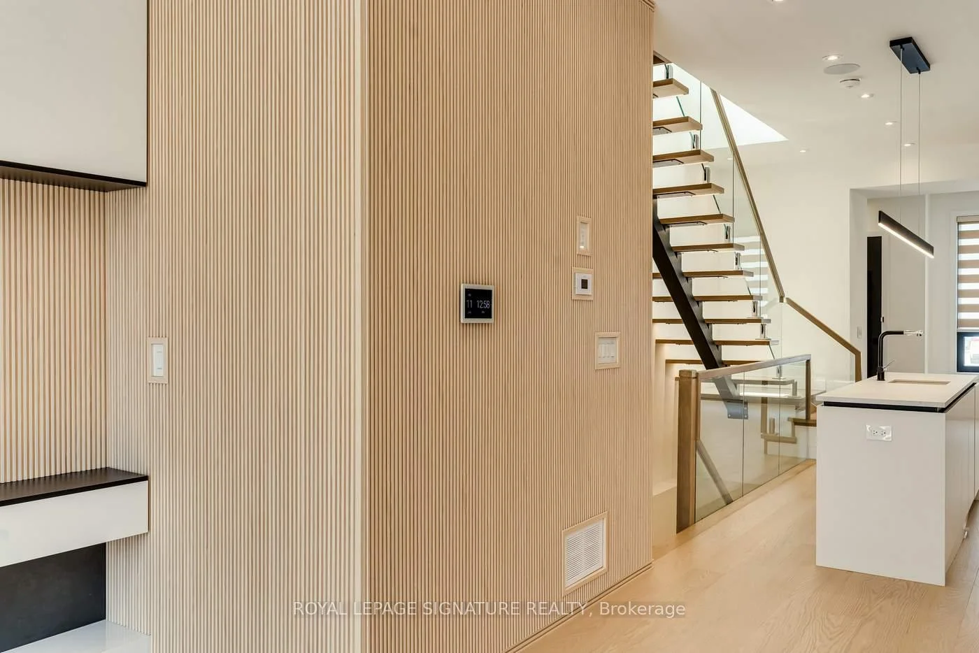 Photo 17 of 511 Woburn Avenue, Toronto, Bedford Park-Nortown — HOMEH