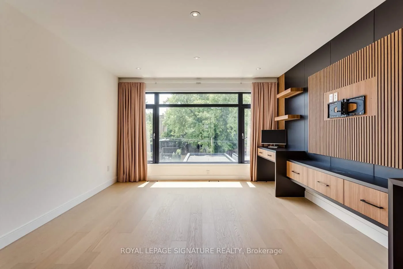 Photo 23 of 511 Woburn Avenue, Toronto, Bedford Park-Nortown — HOMEH