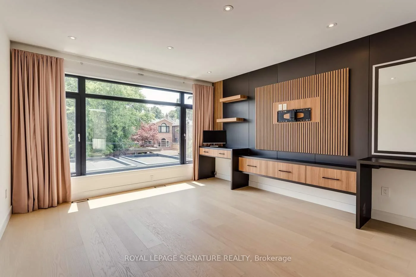 Photo 24 of 511 Woburn Avenue, Toronto, Bedford Park-Nortown — HOMEH