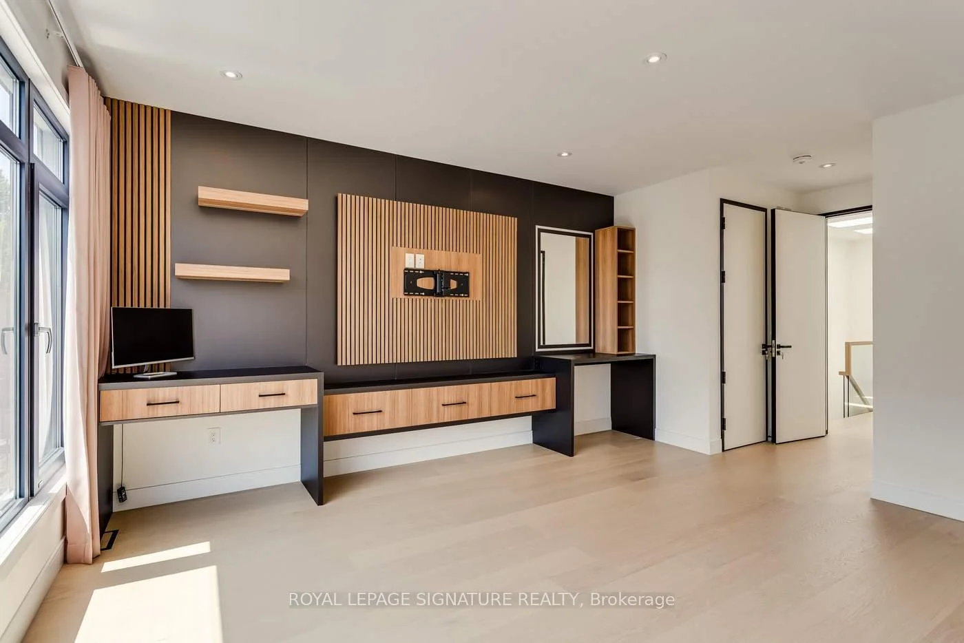 Photo 25 of 511 Woburn Avenue, Toronto, Bedford Park-Nortown — HOMEH