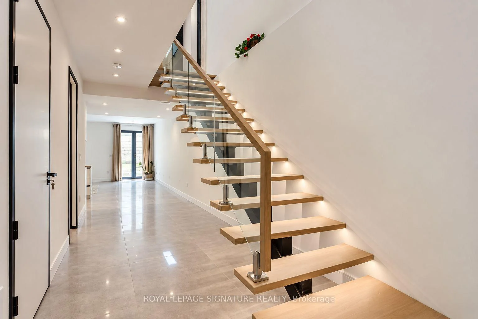 Photo 36 of 511 Woburn Avenue, Toronto, Bedford Park-Nortown — HOMEH