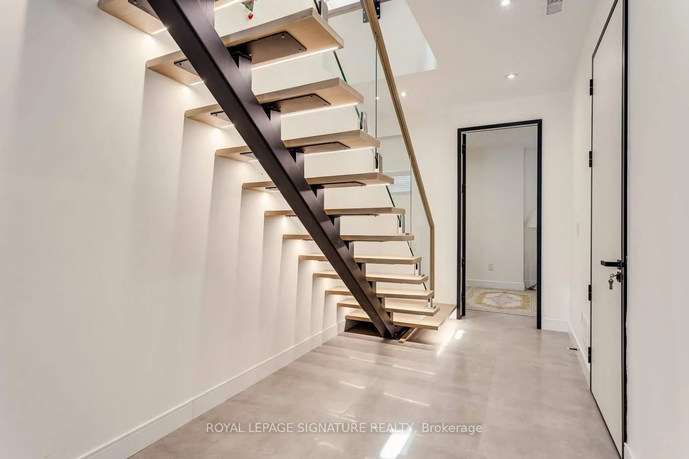 Photo 37 of 511 Woburn Avenue, Toronto, Bedford Park-Nortown — HOMEH