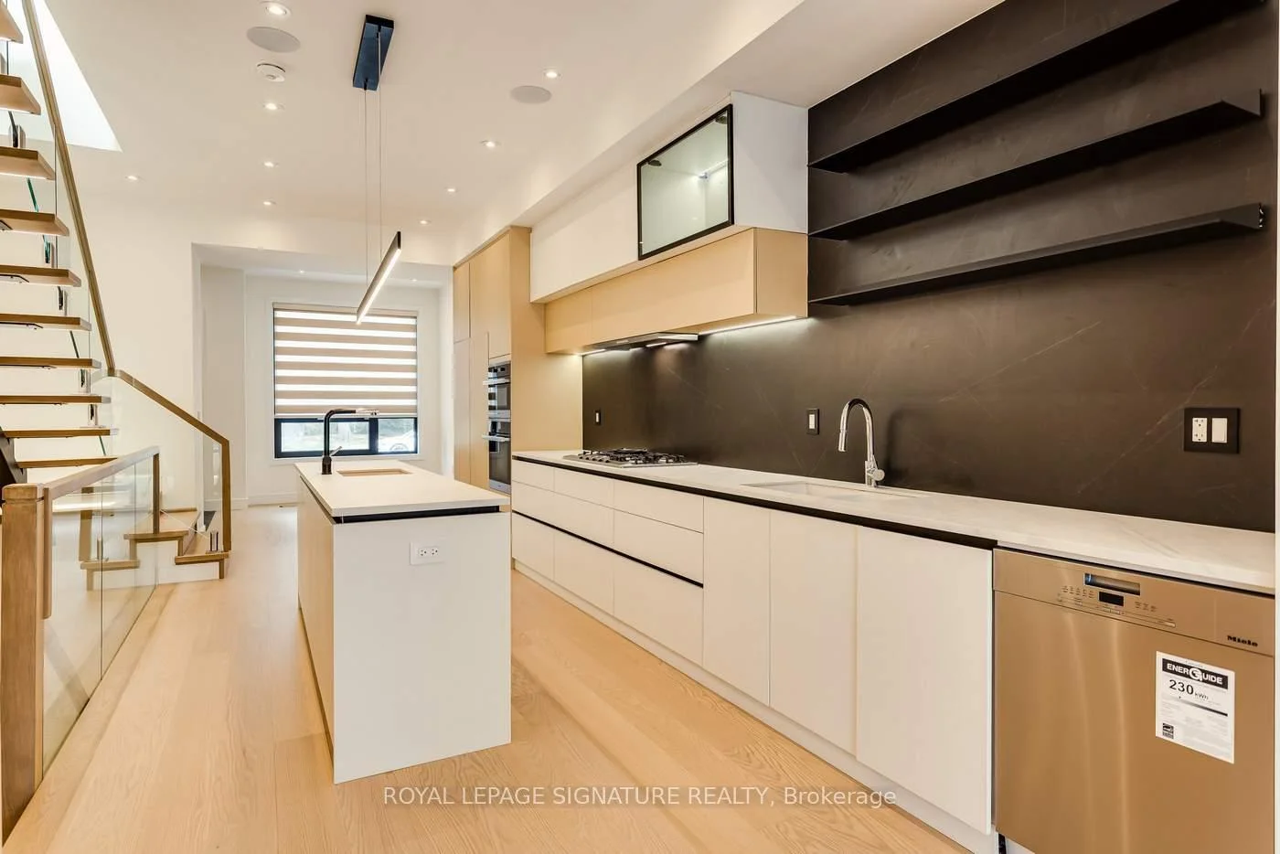 Photo 55 of 511 Woburn Avenue, Toronto, Bedford Park-Nortown — HOMEH