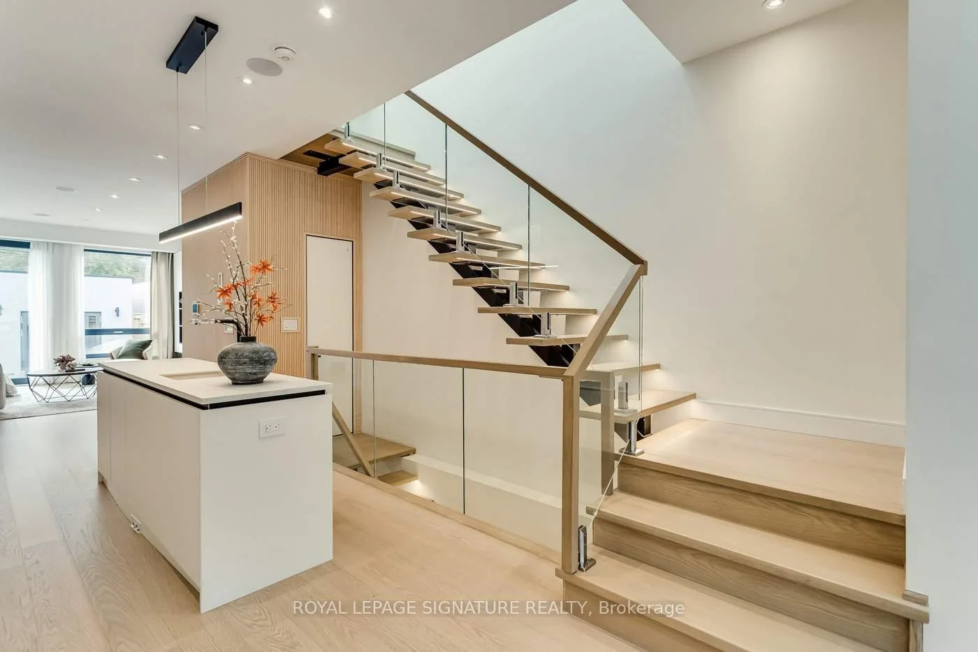 Photo 57 of 511 Woburn Avenue, Toronto, Bedford Park-Nortown — HOMEH
