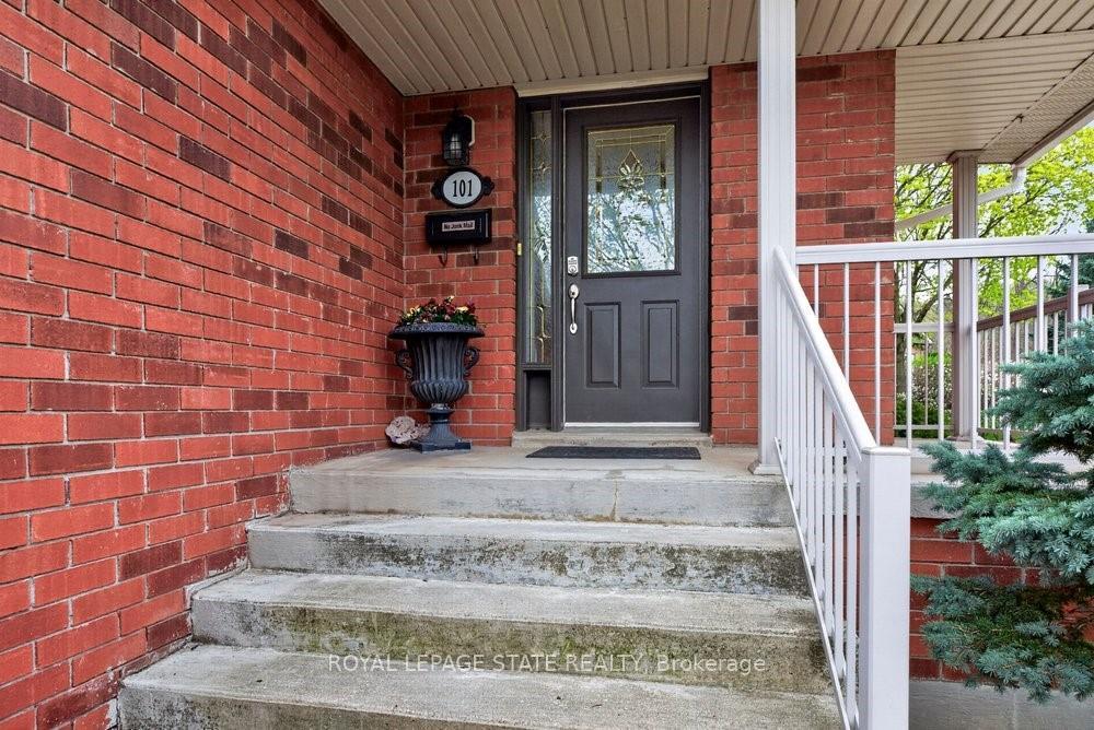 Photo 3 of Unit 101, 100 Beddoe Drive, Hamilton, Chedoke Park — HOMEH