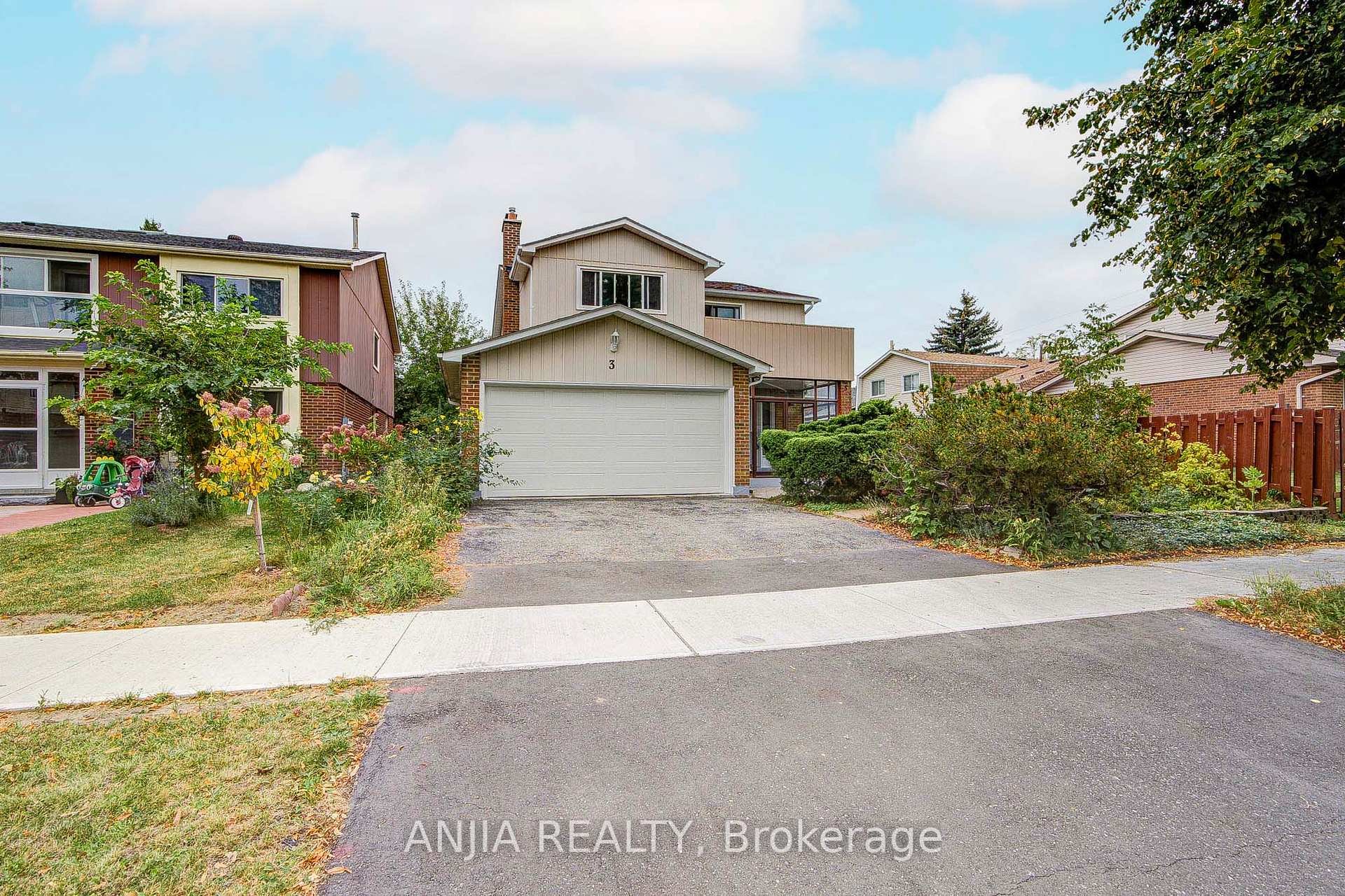 Photo of 3 Mossbrook Crescent