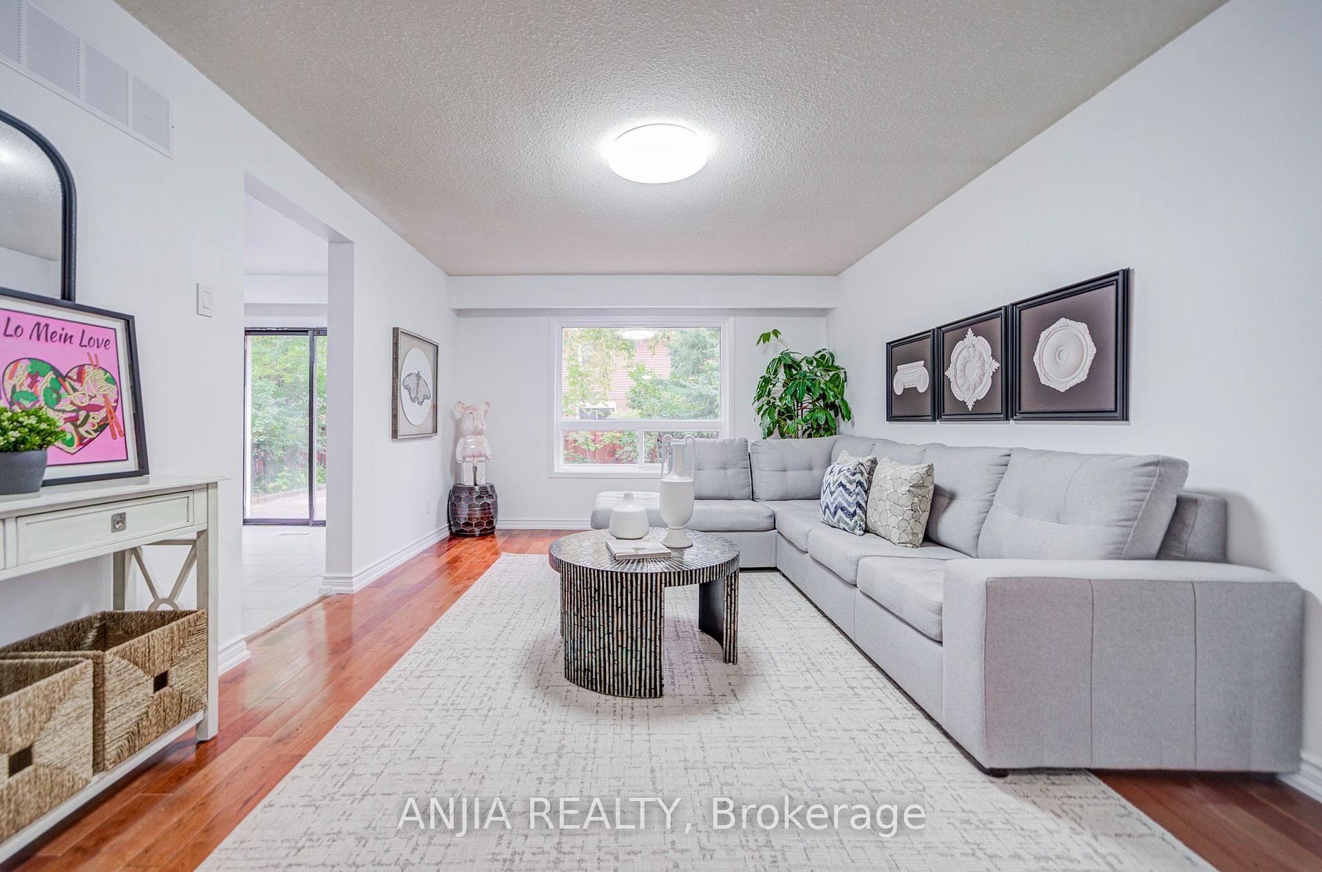 Photo 10 of 3 Mossbrook Crescent, Scarborough, Steeles — HOMEH