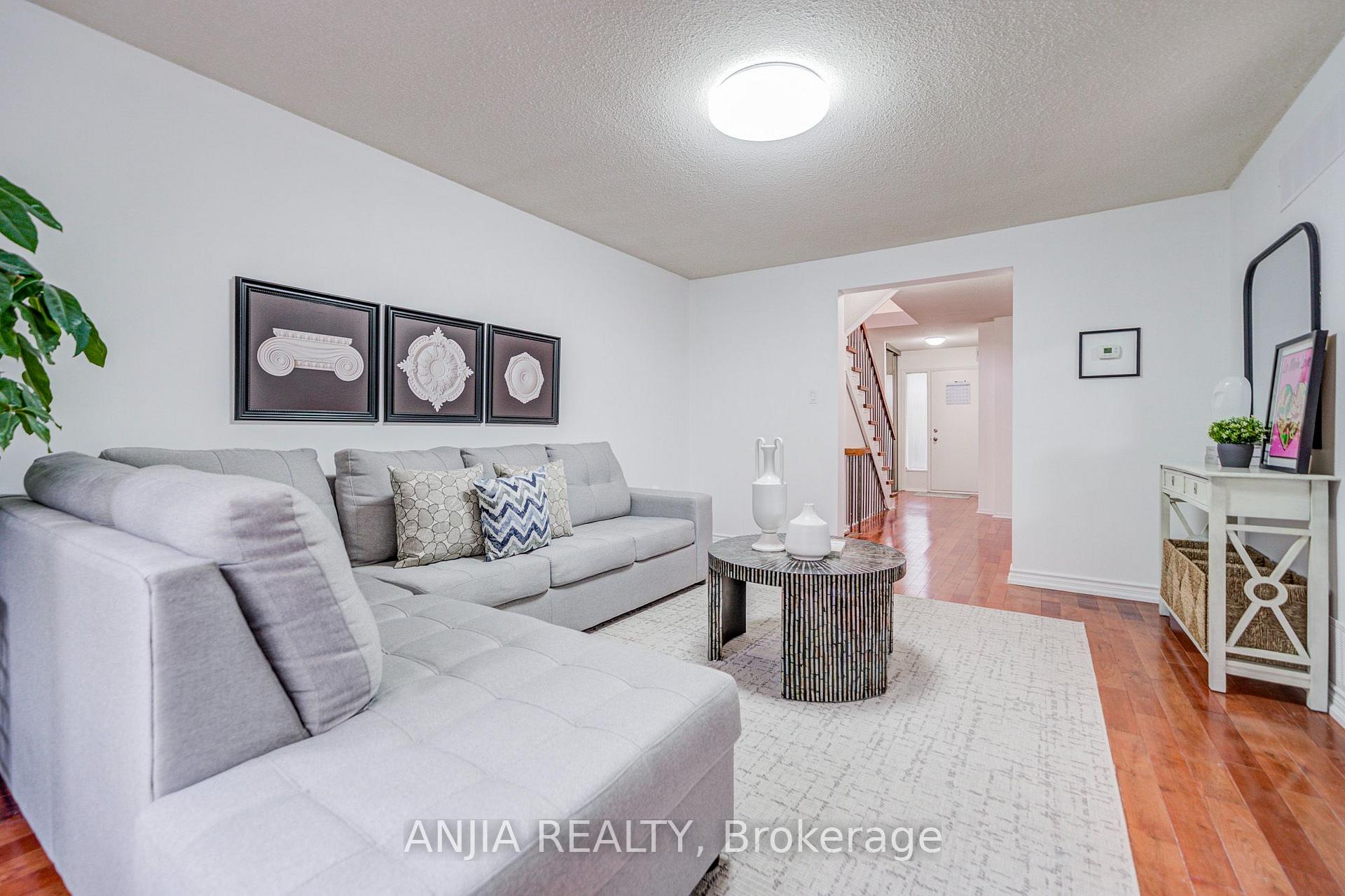 Photo 12 of 3 Mossbrook Crescent, Scarborough, Steeles — HOMEH
