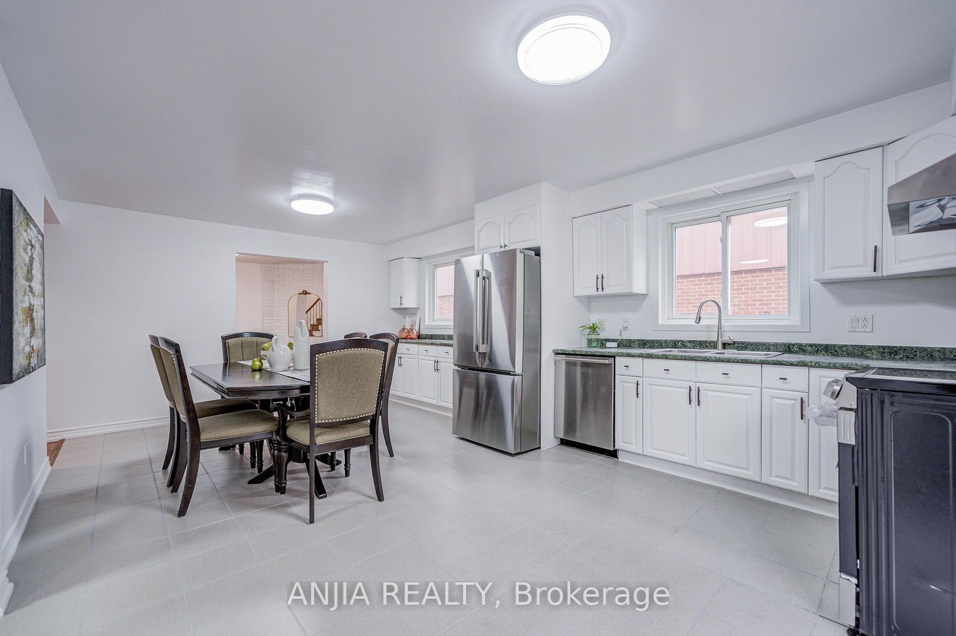 Photo 14 of 3 Mossbrook Crescent, Scarborough, Steeles — HOMEH