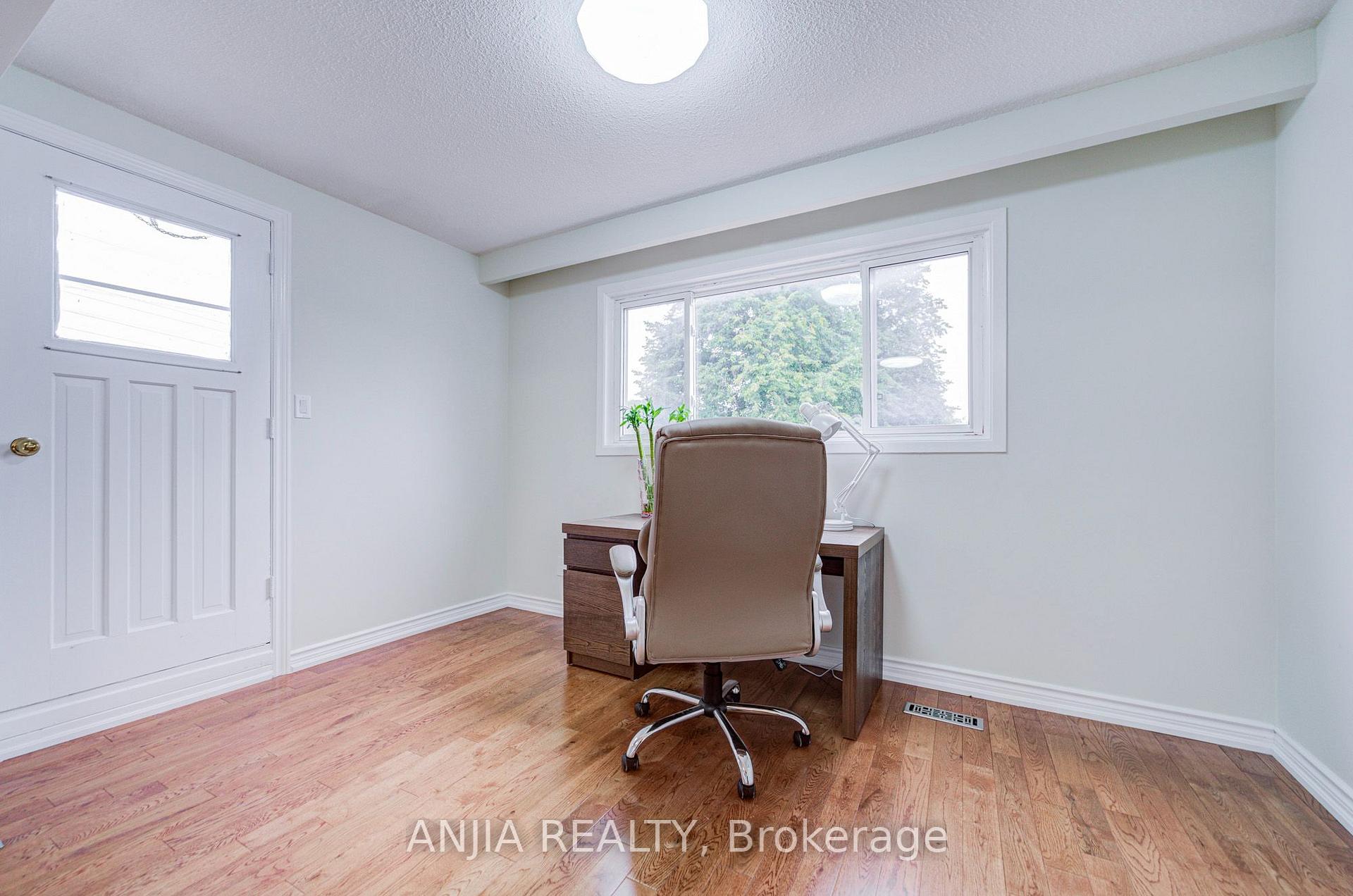 Photo 29 of 3 Mossbrook Crescent, Scarborough, Steeles — HOMEH