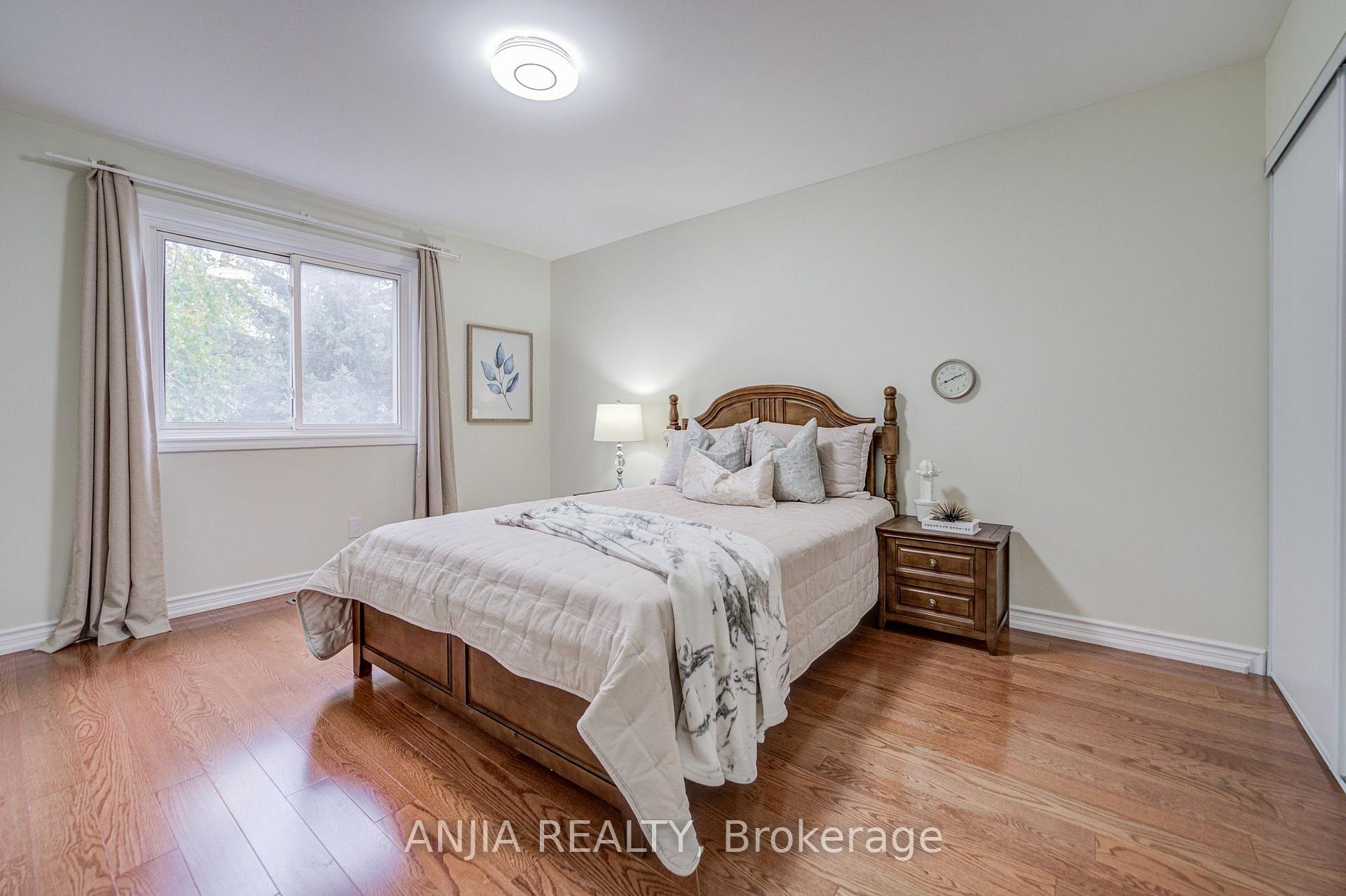 Photo 37 of 3 Mossbrook Crescent, Scarborough, Steeles — HOMEH
