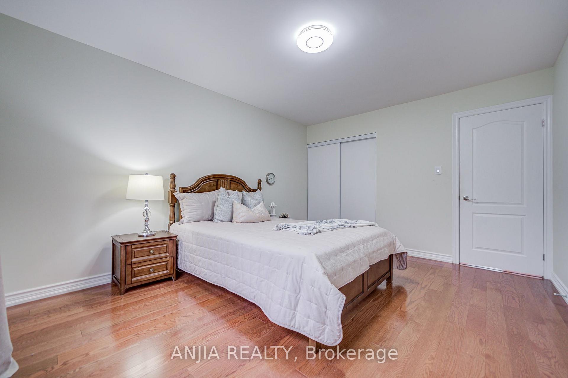 Photo 39 of 3 Mossbrook Crescent, Scarborough, Steeles — HOMEH