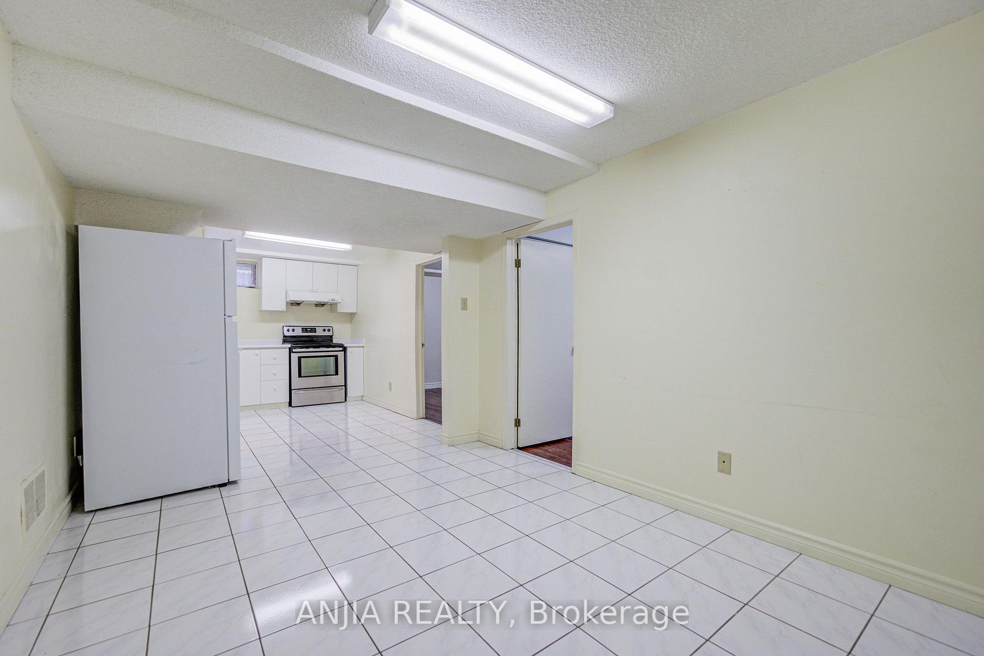 Photo 45 of 3 Mossbrook Crescent, Scarborough, Steeles — HOMEH