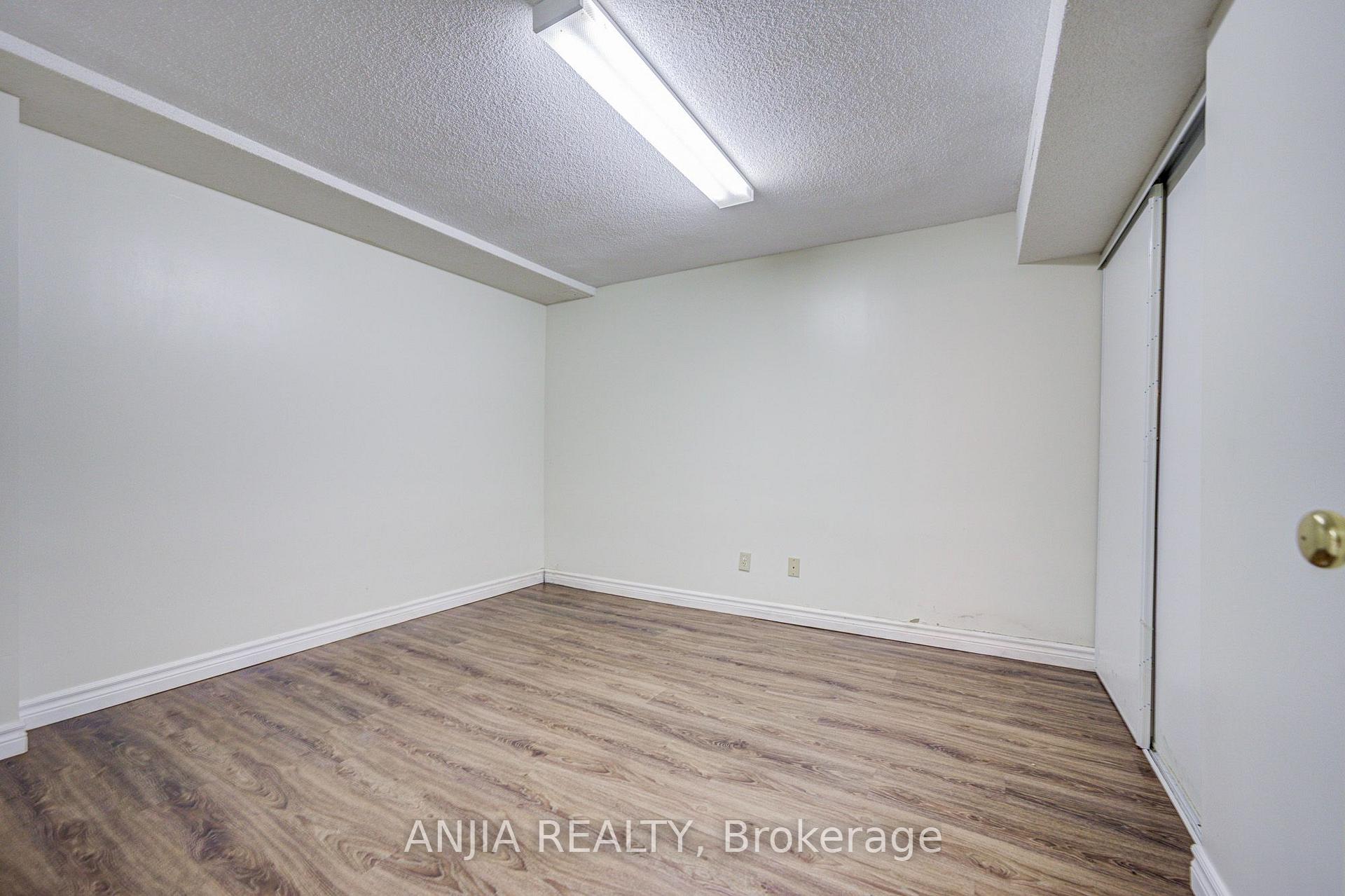 Photo 47 of 3 Mossbrook Crescent, Scarborough, Steeles — HOMEH