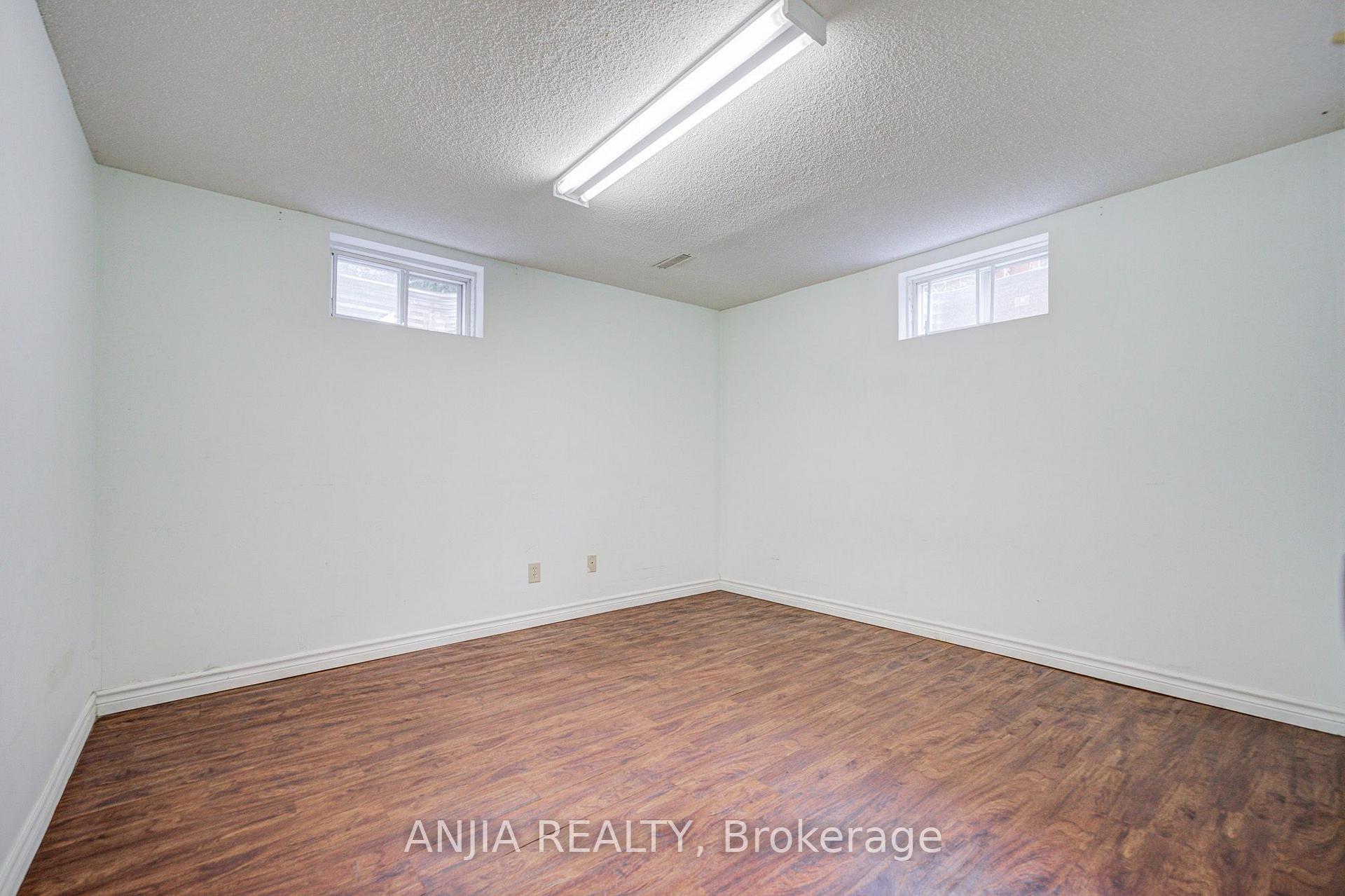 Photo 49 of 3 Mossbrook Crescent, Scarborough, Steeles — HOMEH