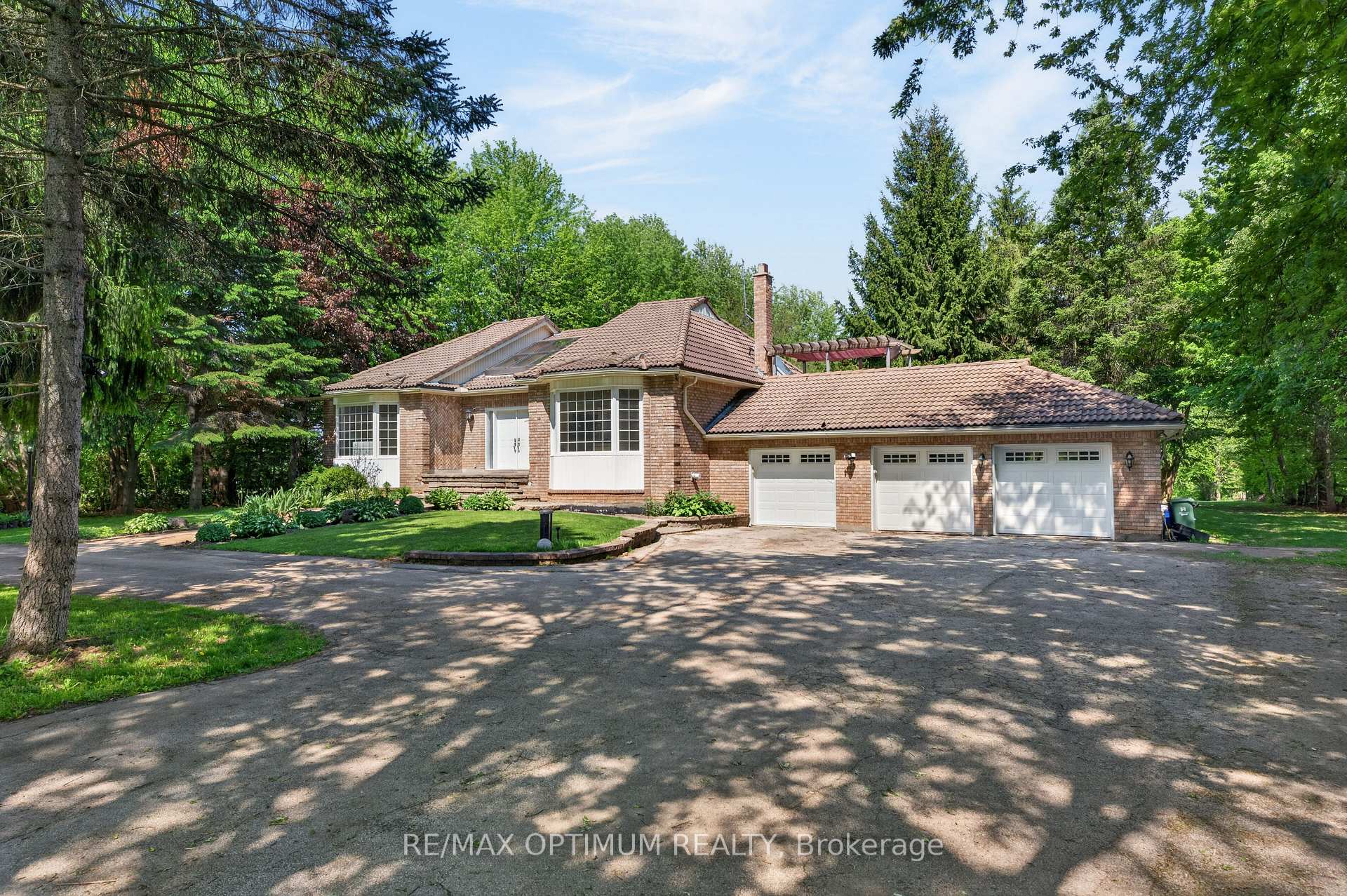 Photo 2 of 529 Campbellville Road, Hamilton, Rural Flamborough — HOMEH
