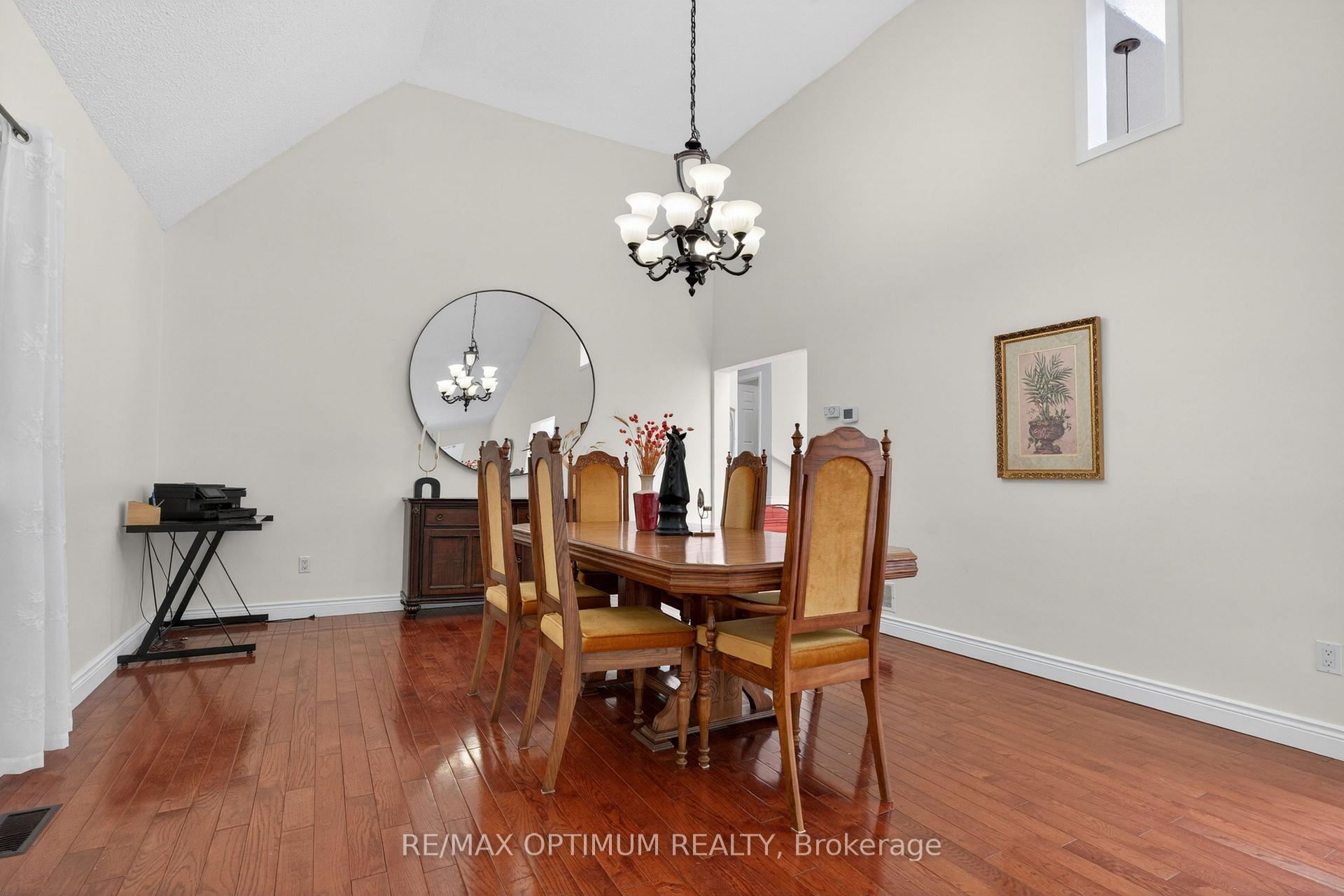 Photo 9 of 529 Campbellville Road, Hamilton, Rural Flamborough — HOMEH