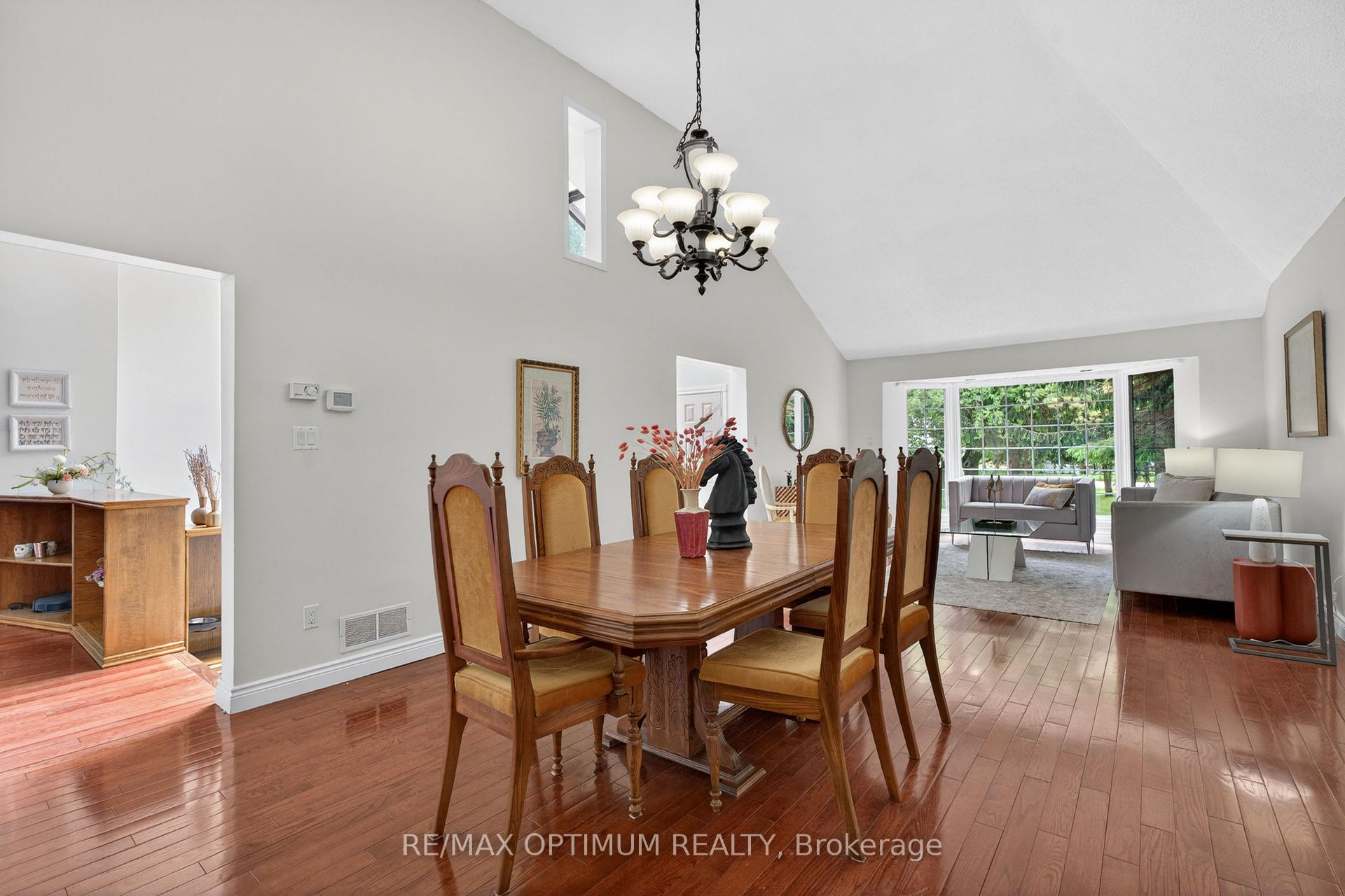 Photo 10 of 529 Campbellville Road, Hamilton, Rural Flamborough — HOMEH