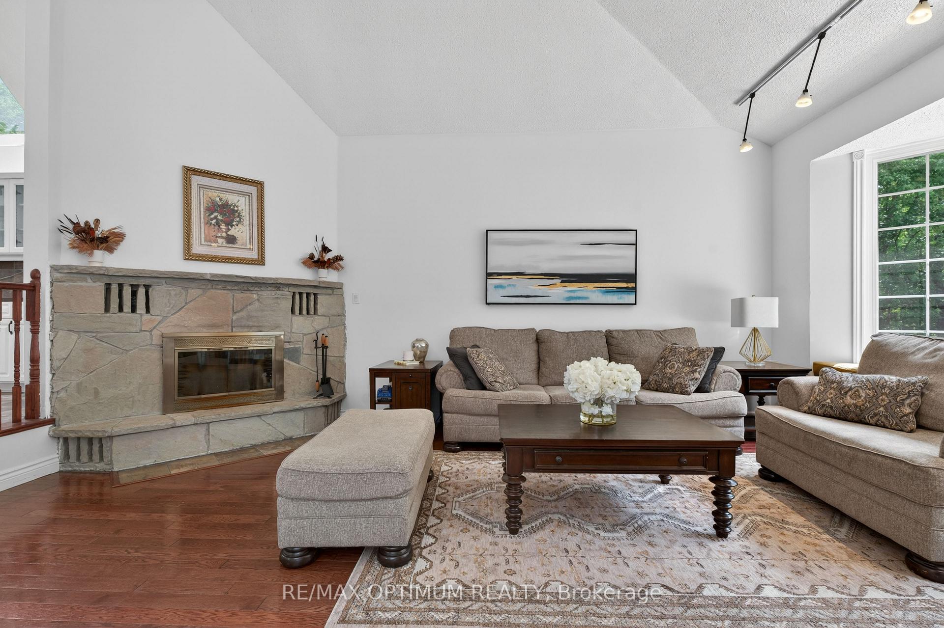 Photo 11 of 529 Campbellville Road, Hamilton, Rural Flamborough — HOMEH
