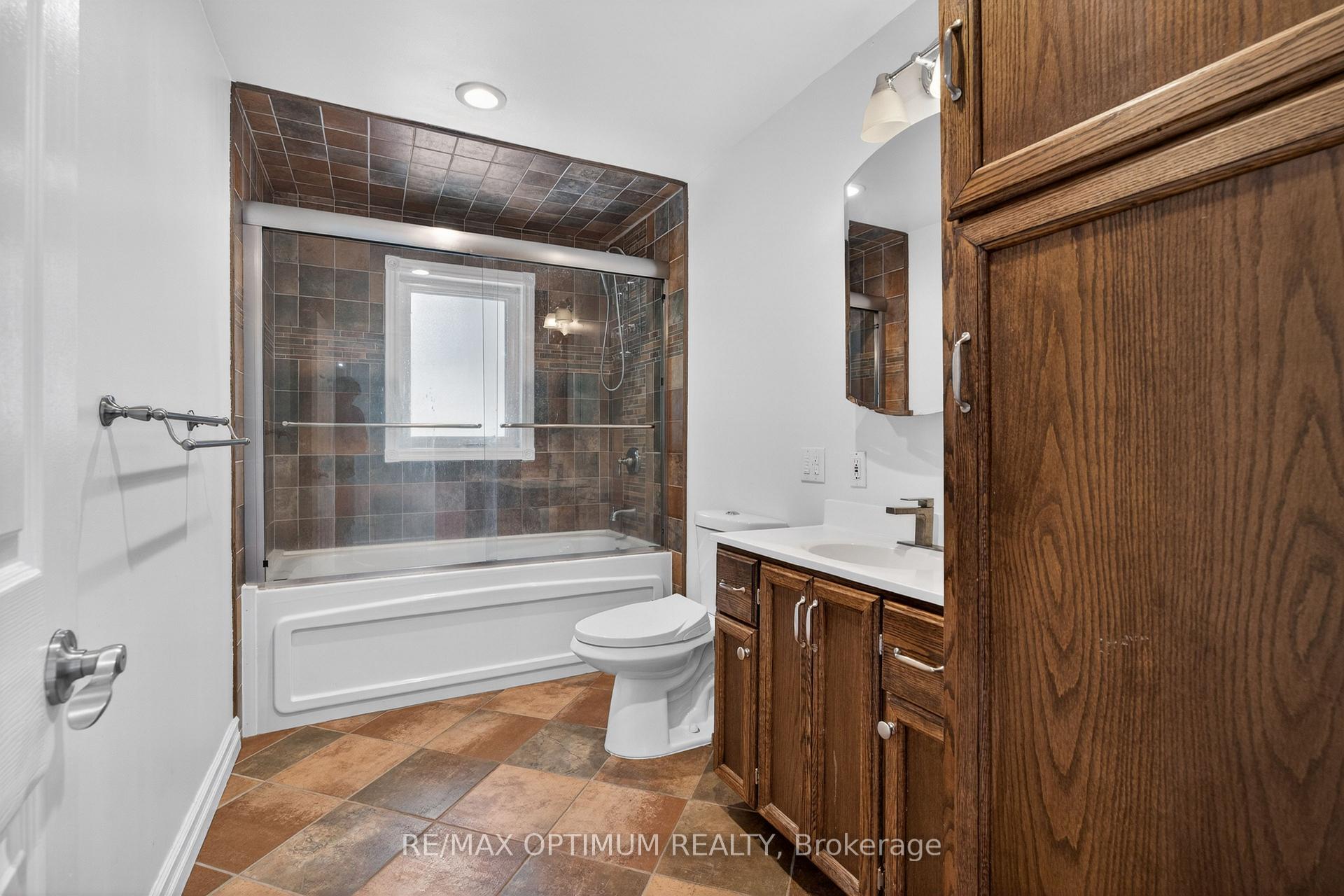Photo 24 of 529 Campbellville Road, Hamilton, Rural Flamborough — HOMEH