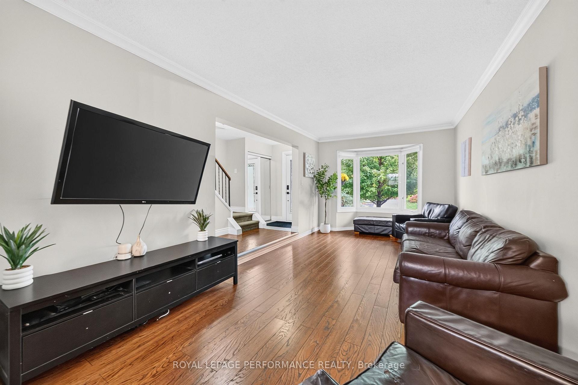 Photo 5 of 38 Naismith Crescent, Ottawa, Kanata - Katimavik — HOMEH