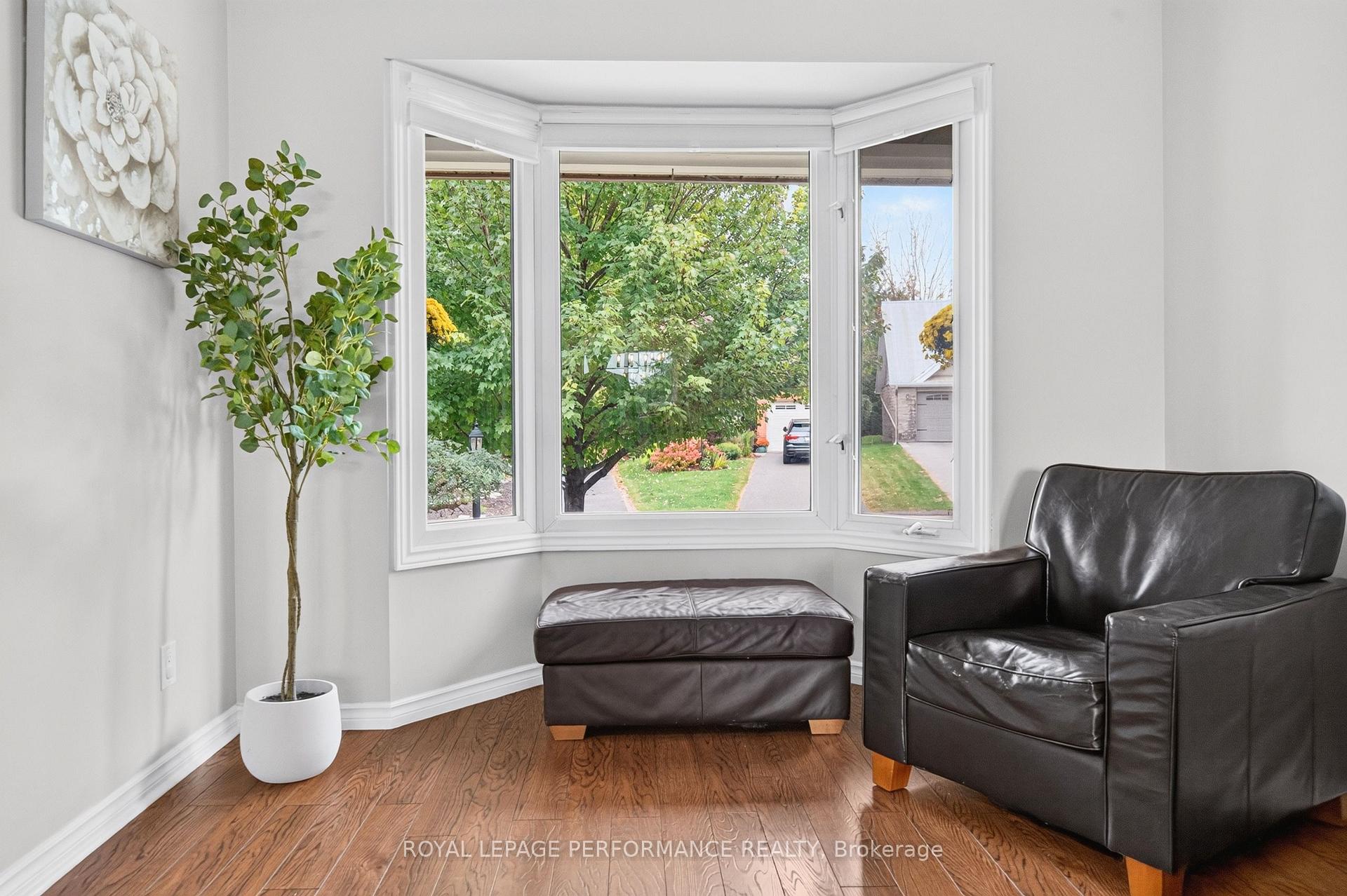 Photo 8 of 38 Naismith Crescent, Ottawa, Kanata - Katimavik — HOMEH