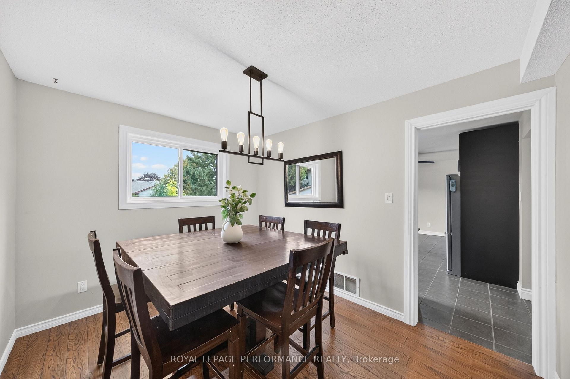 Photo 10 of 38 Naismith Crescent, Ottawa, Kanata - Katimavik — HOMEH