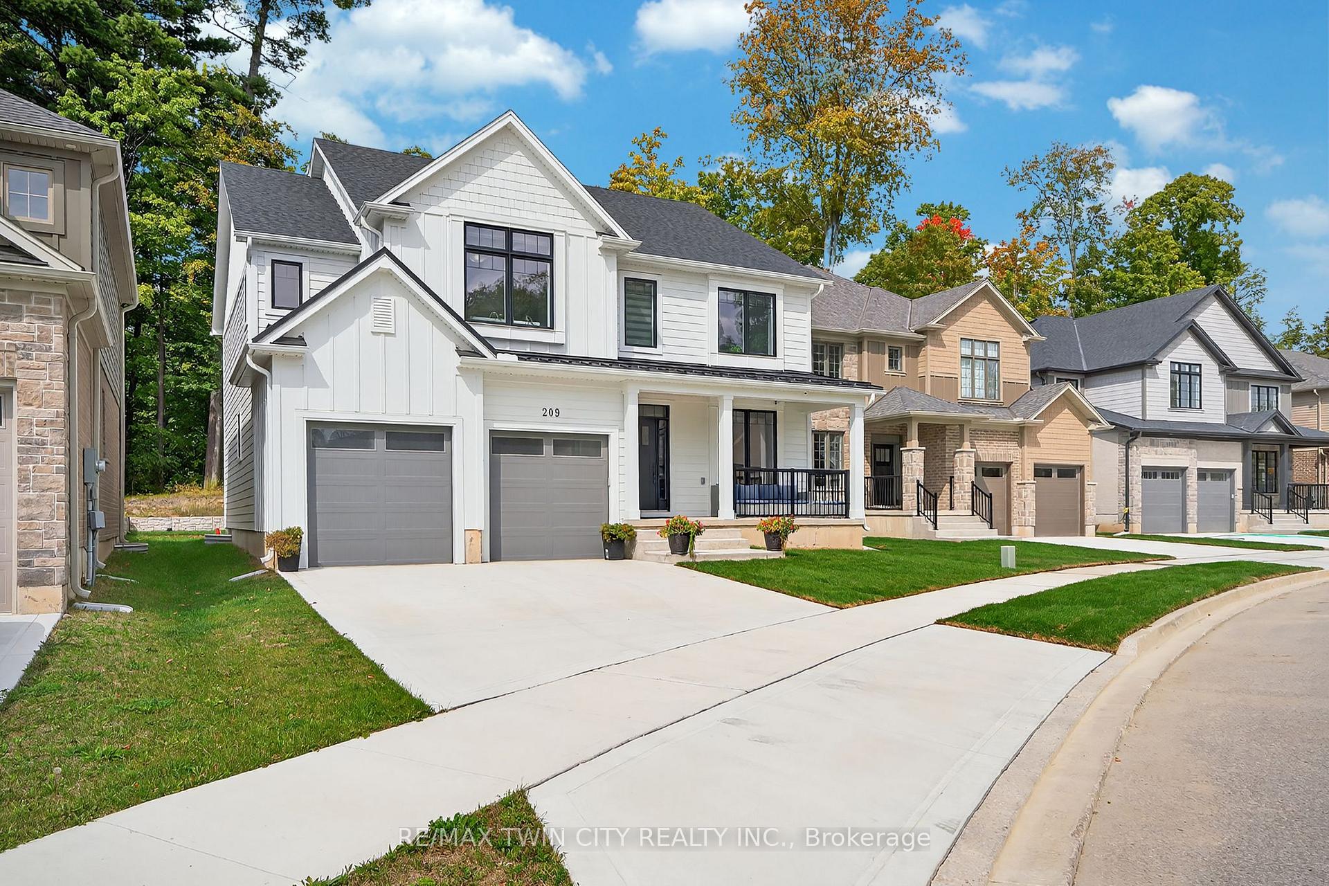 Photo 2 of 209 Jeffrey Place, Kitchener, Country Hills East — HOMEH