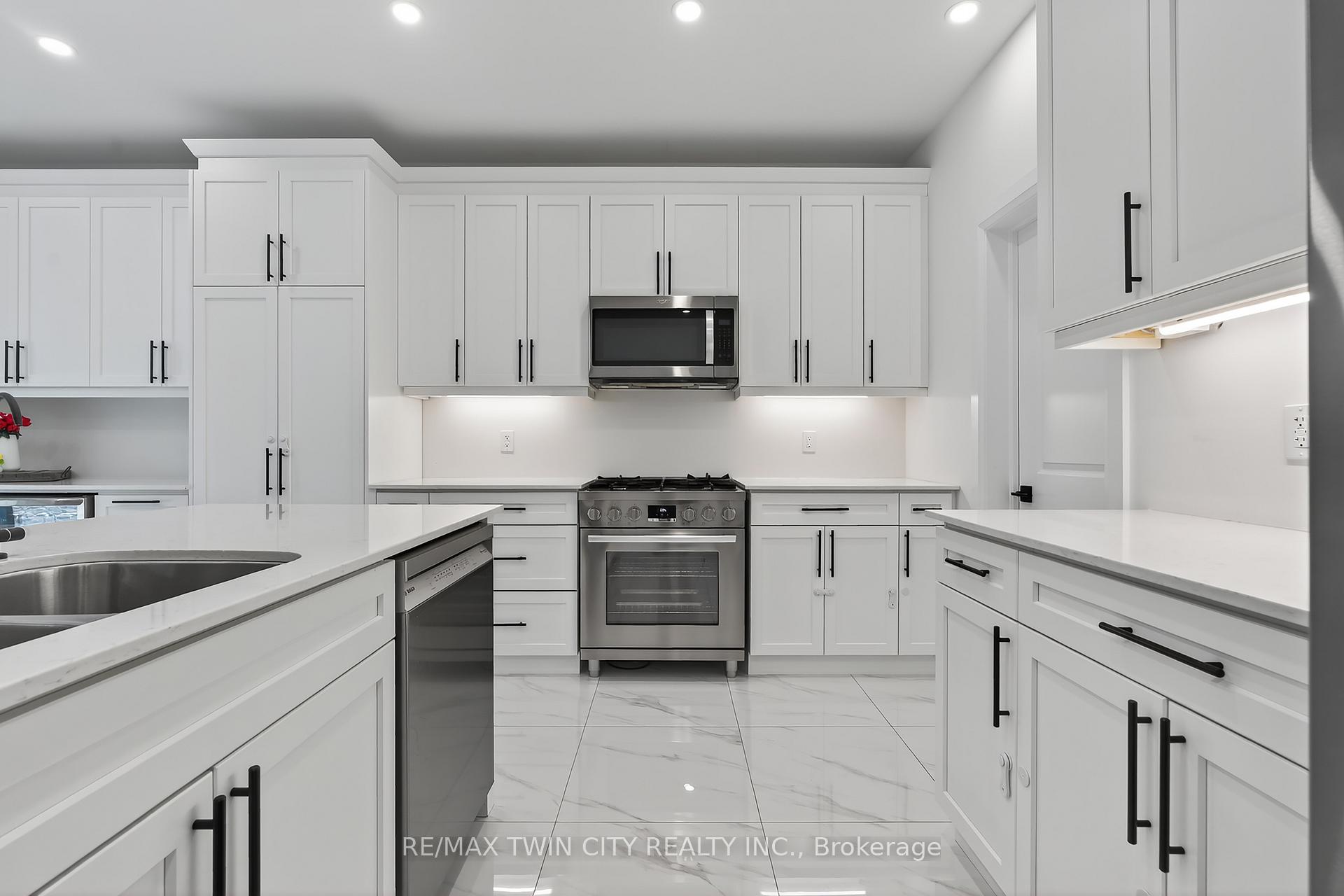 Photo 4 of 209 Jeffrey Place, Kitchener, Country Hills East — HOMEH
