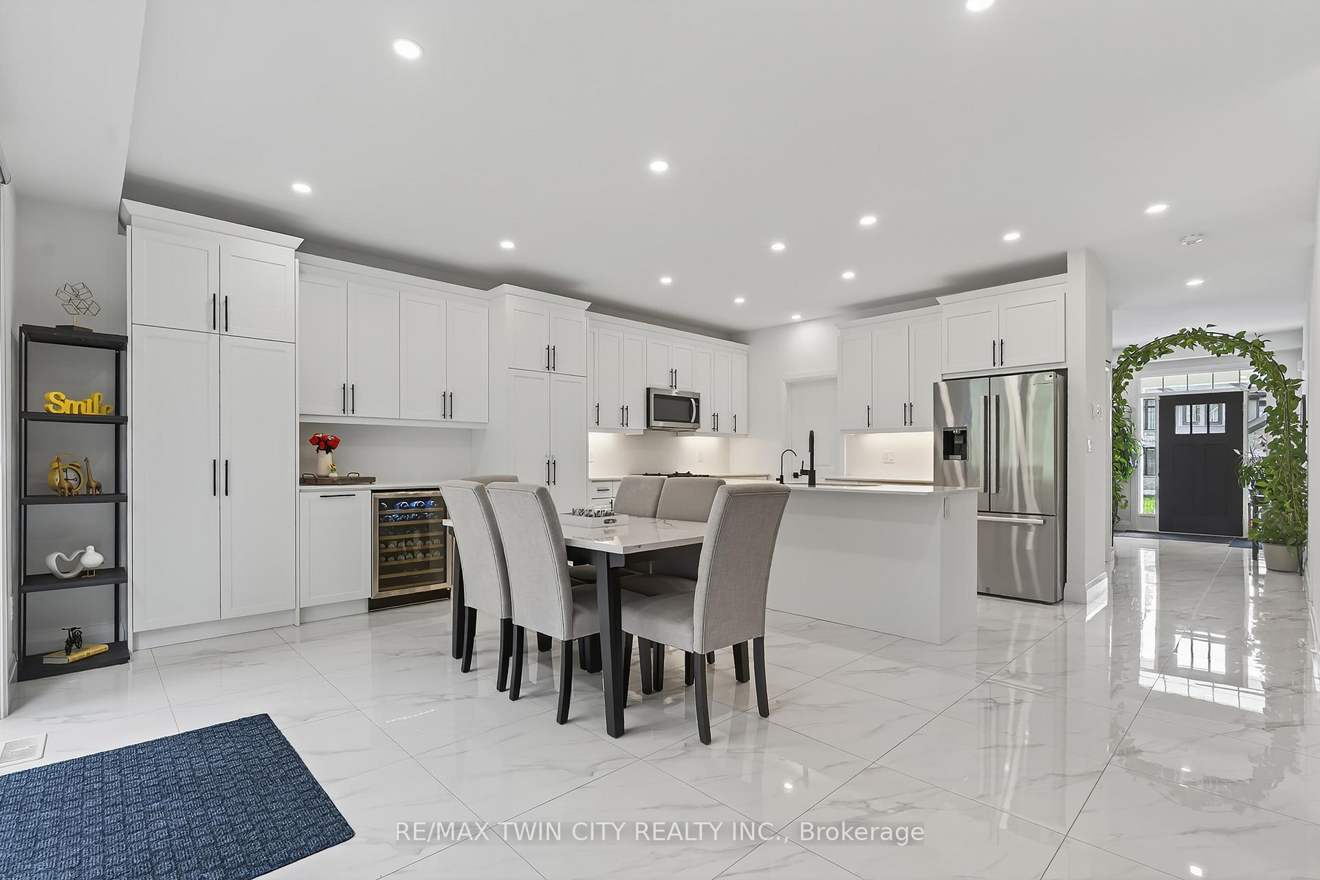 Photo 5 of 209 Jeffrey Place, Kitchener, Country Hills East — HOMEH