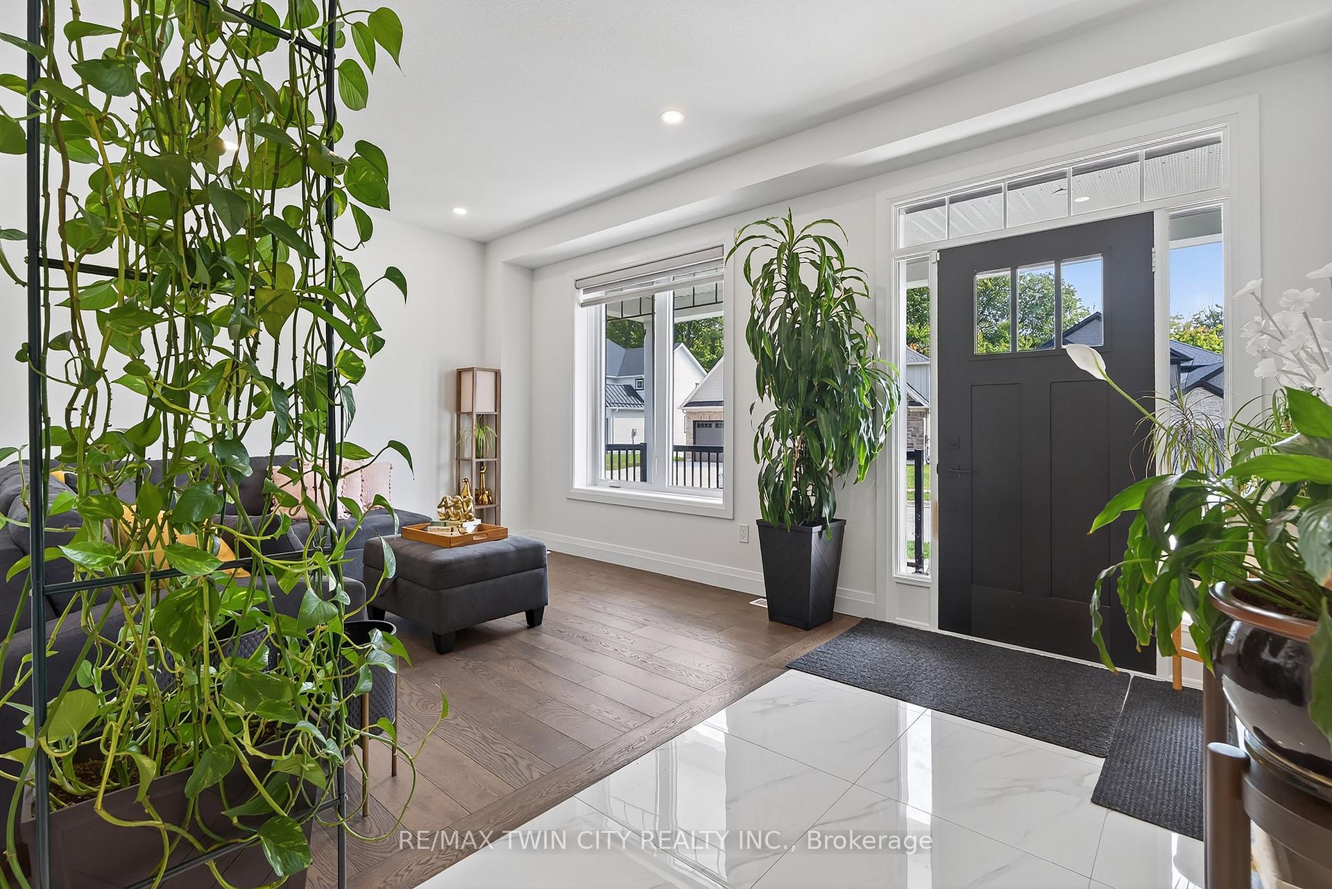 Photo 15 of 209 Jeffrey Place, Kitchener, Country Hills East — HOMEH