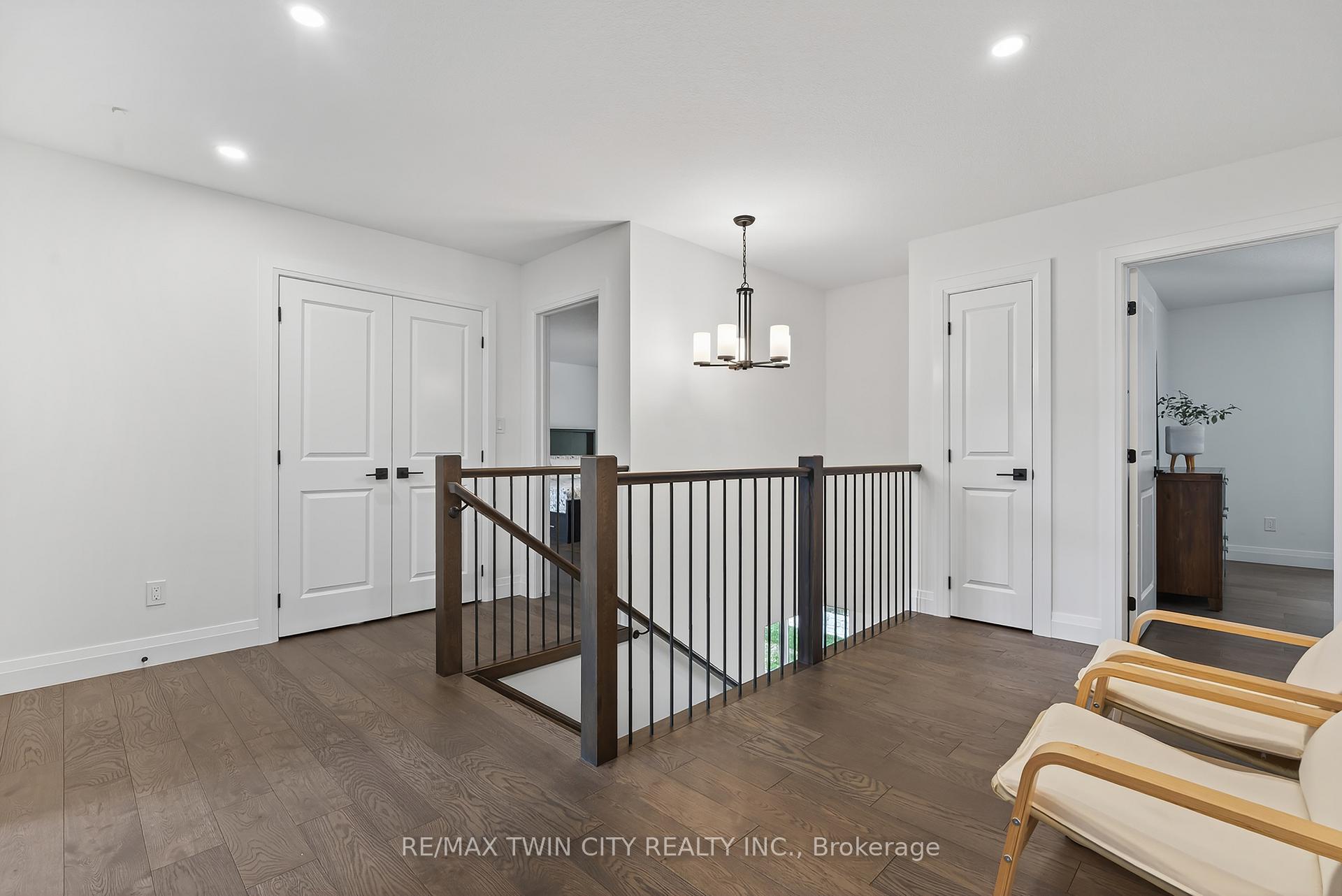 Photo 17 of 209 Jeffrey Place, Kitchener, Country Hills East — HOMEH