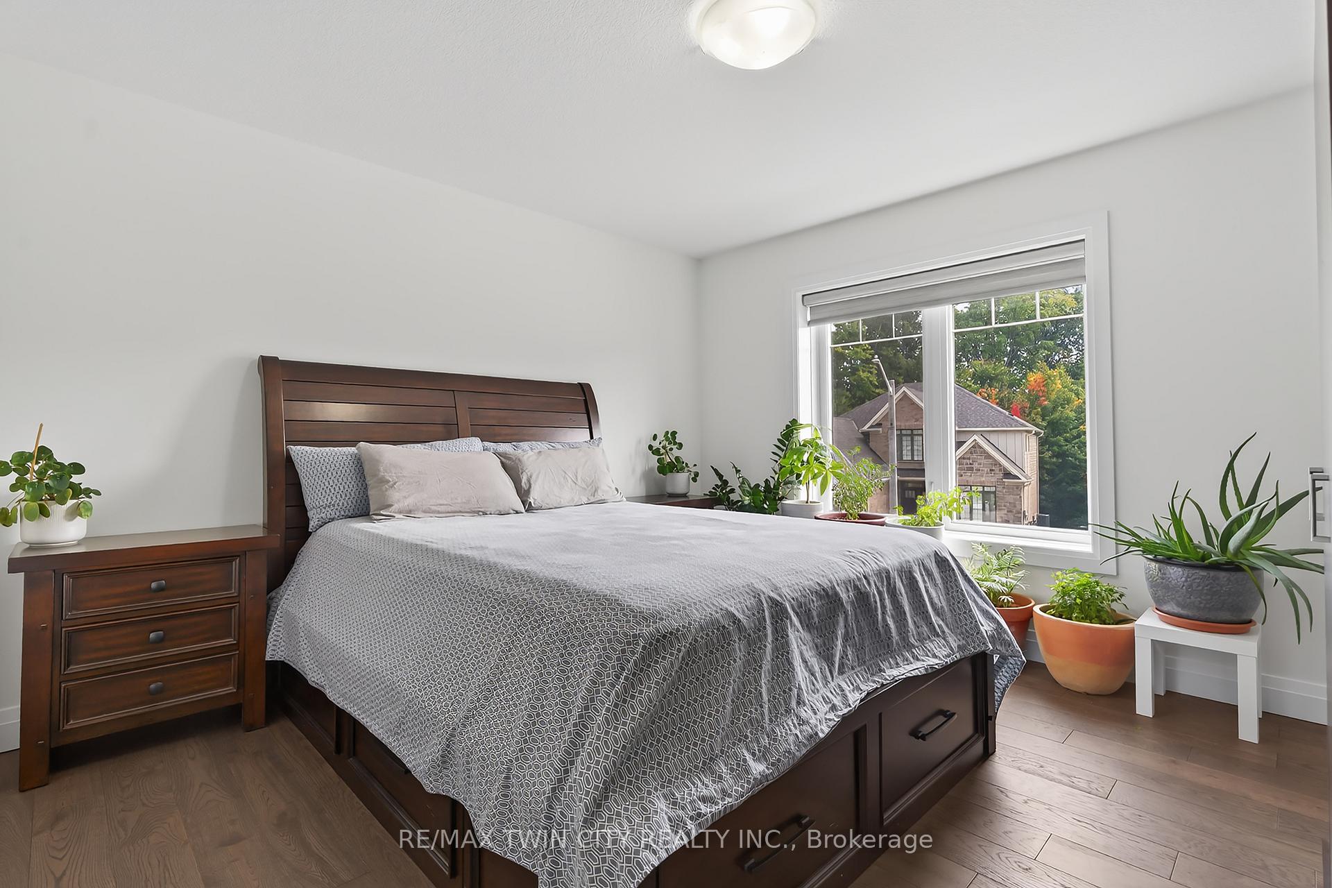 Photo 21 of 209 Jeffrey Place, Kitchener, Country Hills East — HOMEH