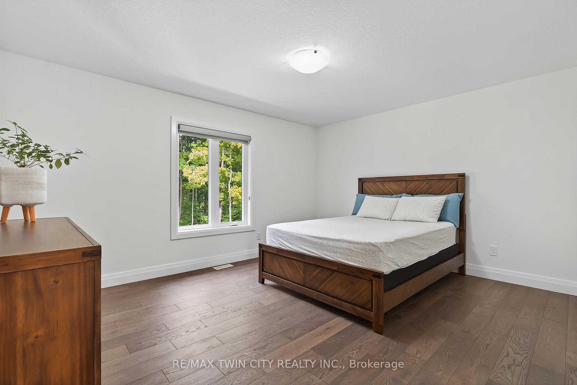 Photo 24 of 209 Jeffrey Place, Kitchener, Country Hills East — HOMEH