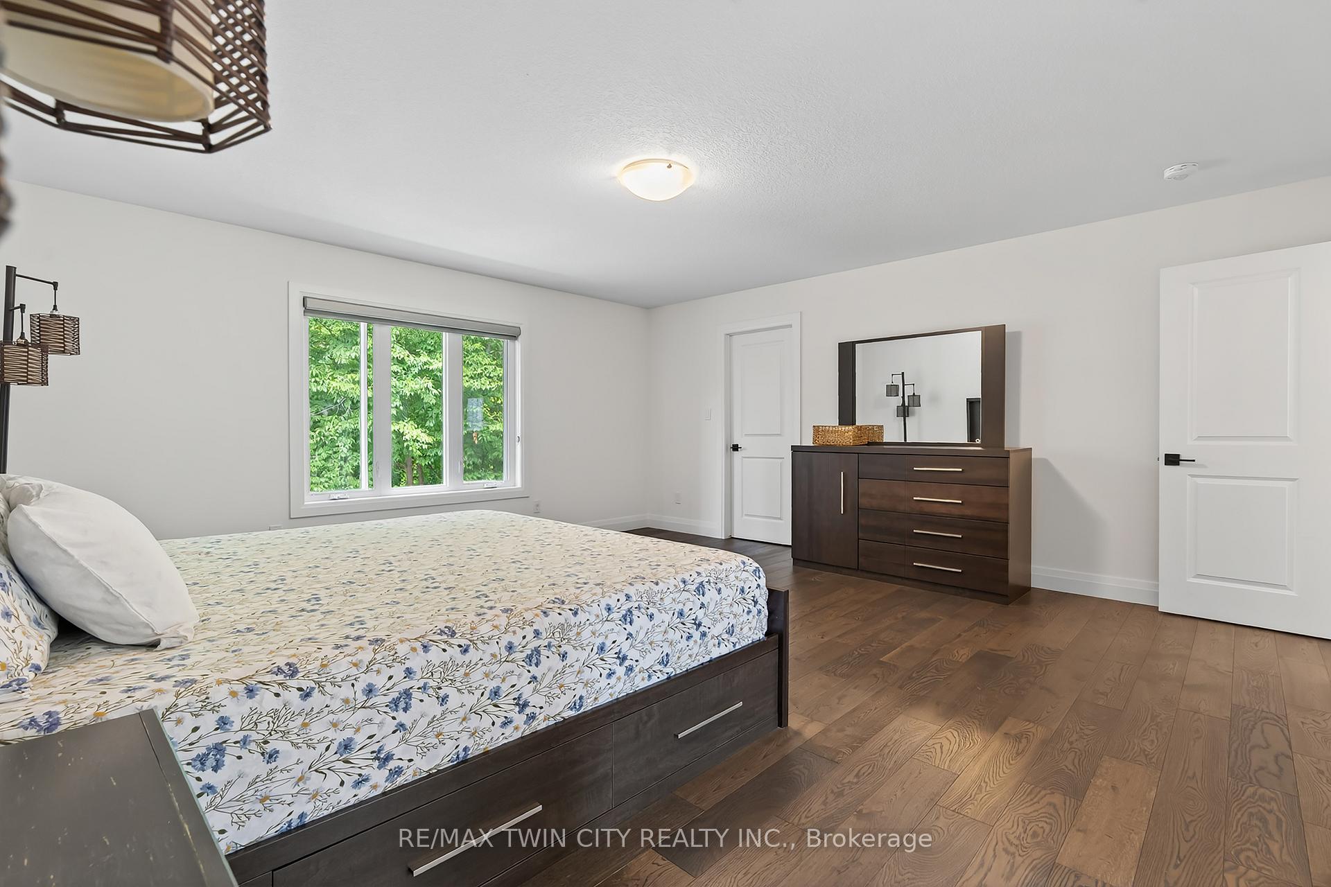 Photo 25 of 209 Jeffrey Place, Kitchener, Country Hills East — HOMEH