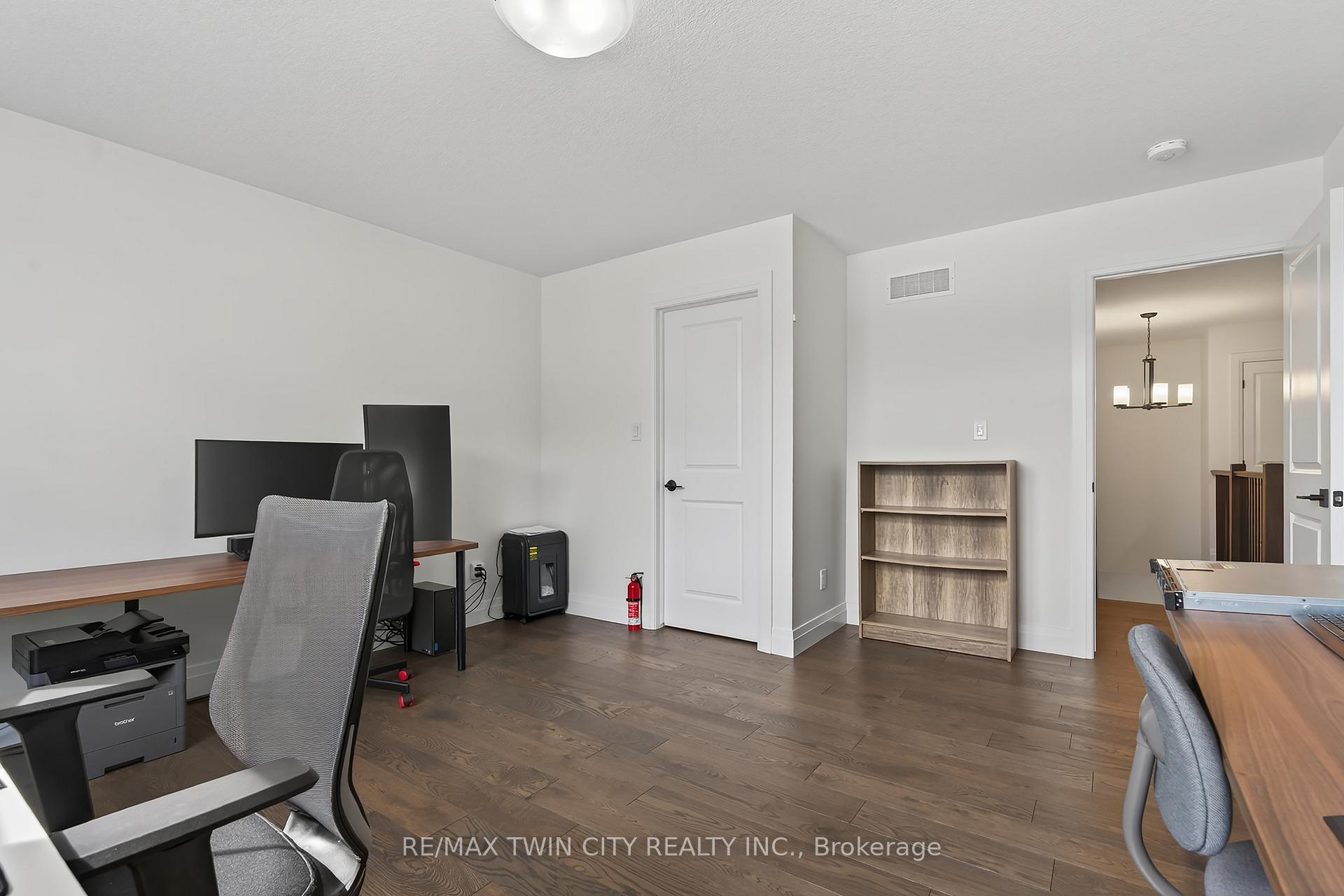 Photo 28 of 209 Jeffrey Place, Kitchener, Country Hills East — HOMEH